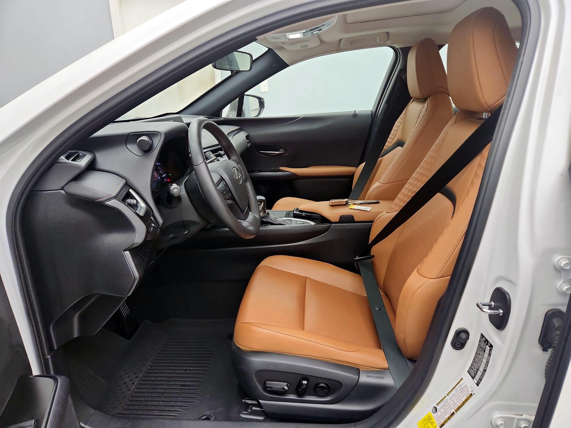 Thumbnail: 2021 Lexus UX - 11