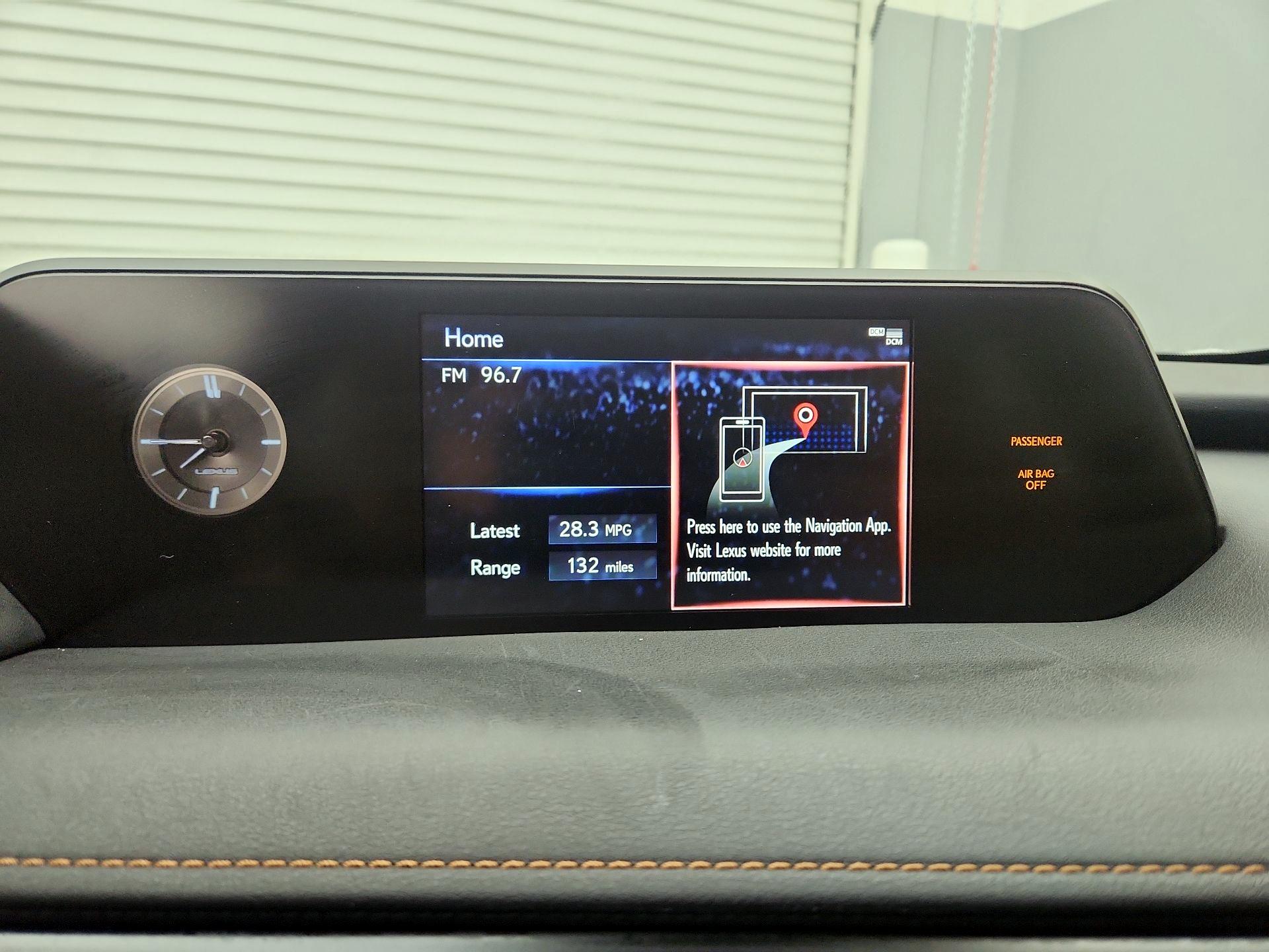 Thumbnail: 2021 Lexus UX - 15