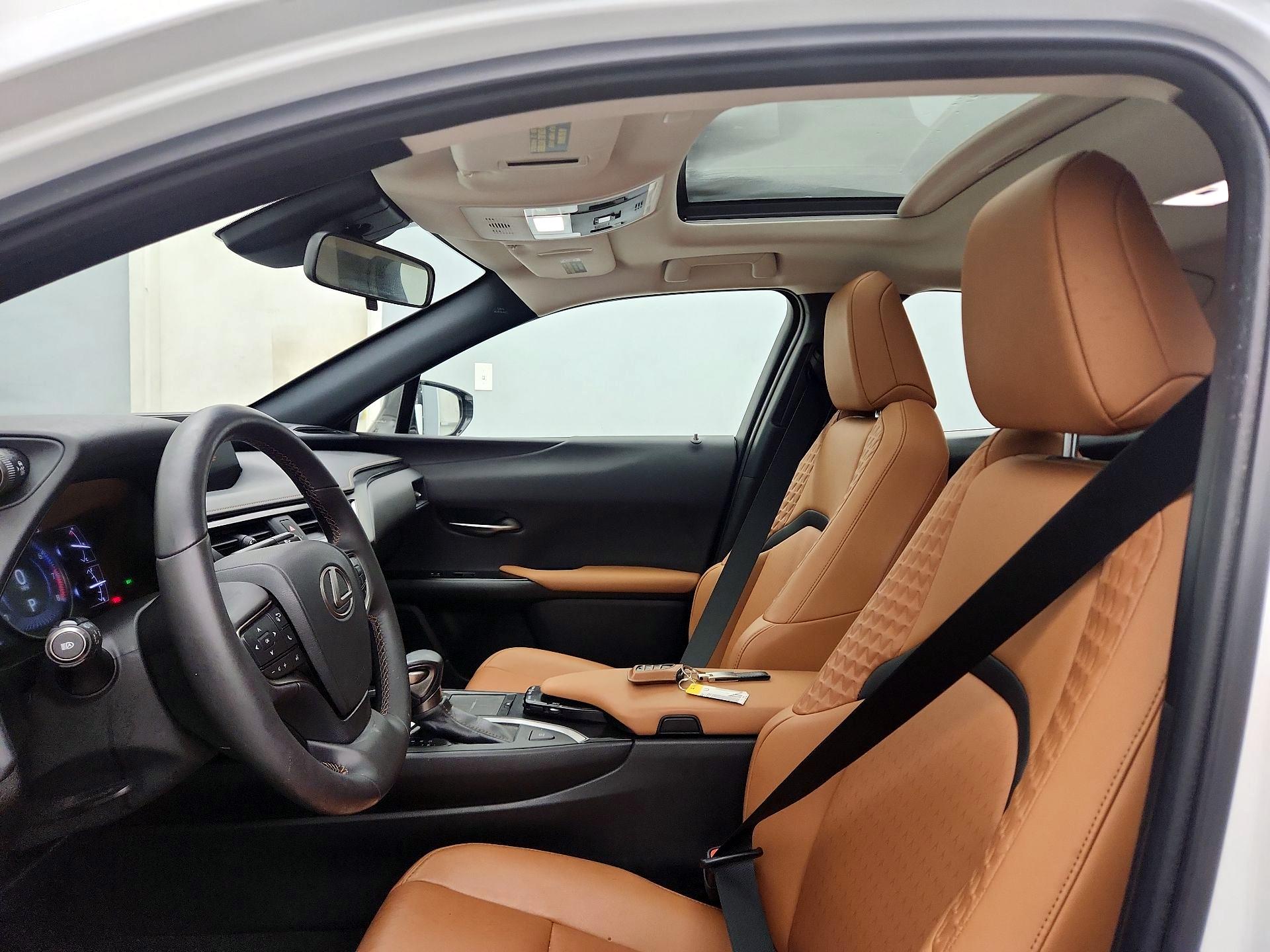 Thumbnail: 2021 Lexus UX - 18