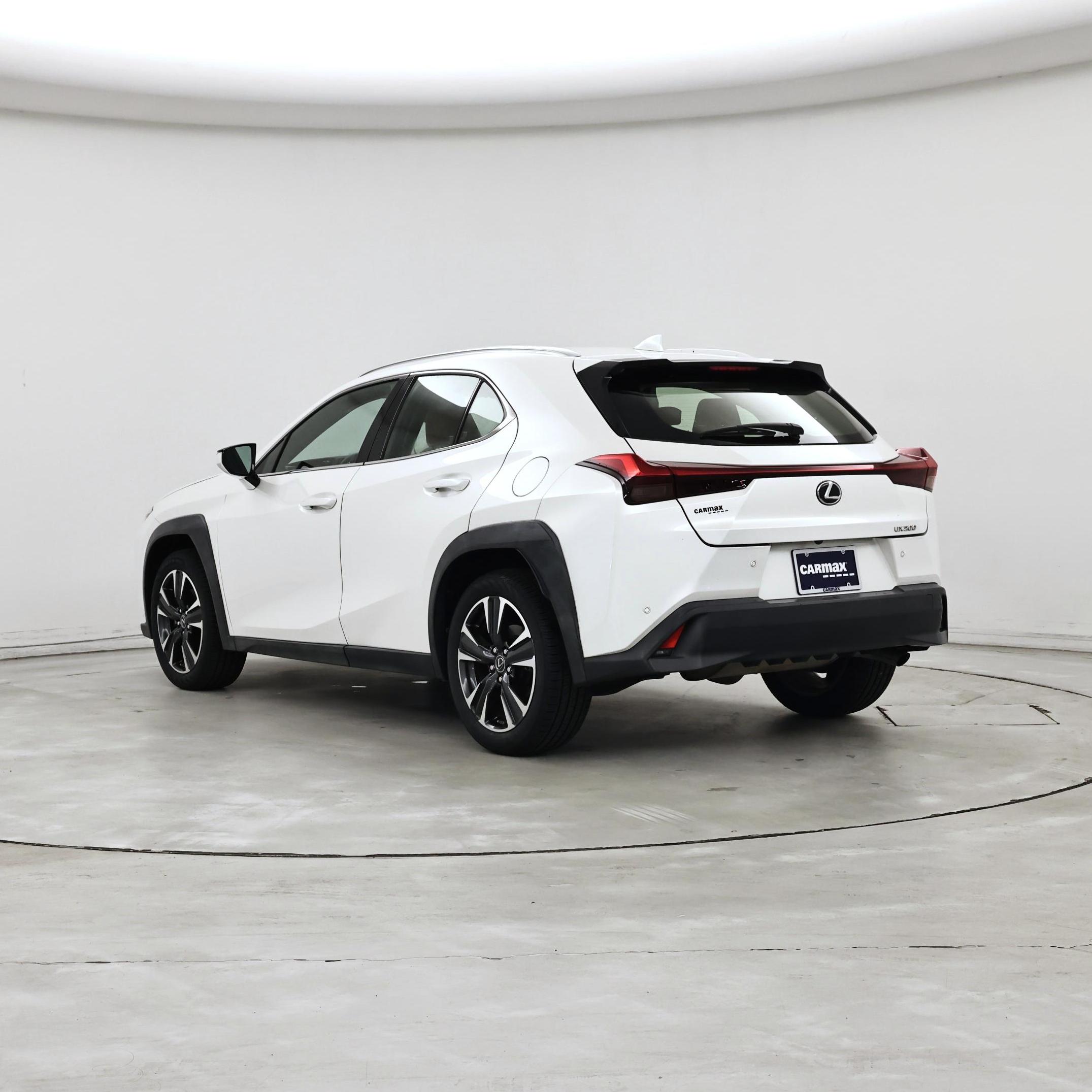 Thumbnail: 2021 Lexus UX - 2