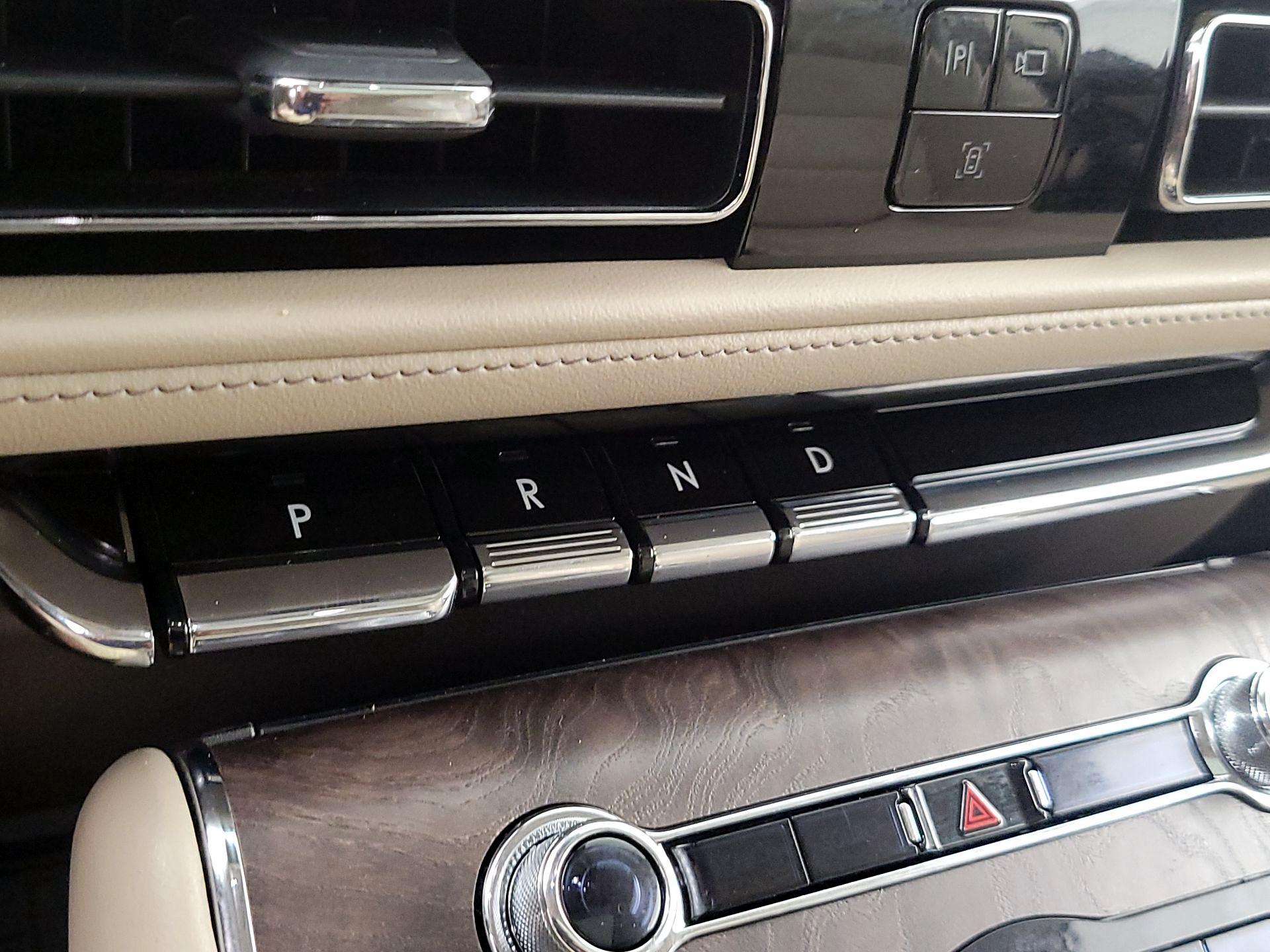 Thumbnail: 2024 Lincoln Aviator - 18