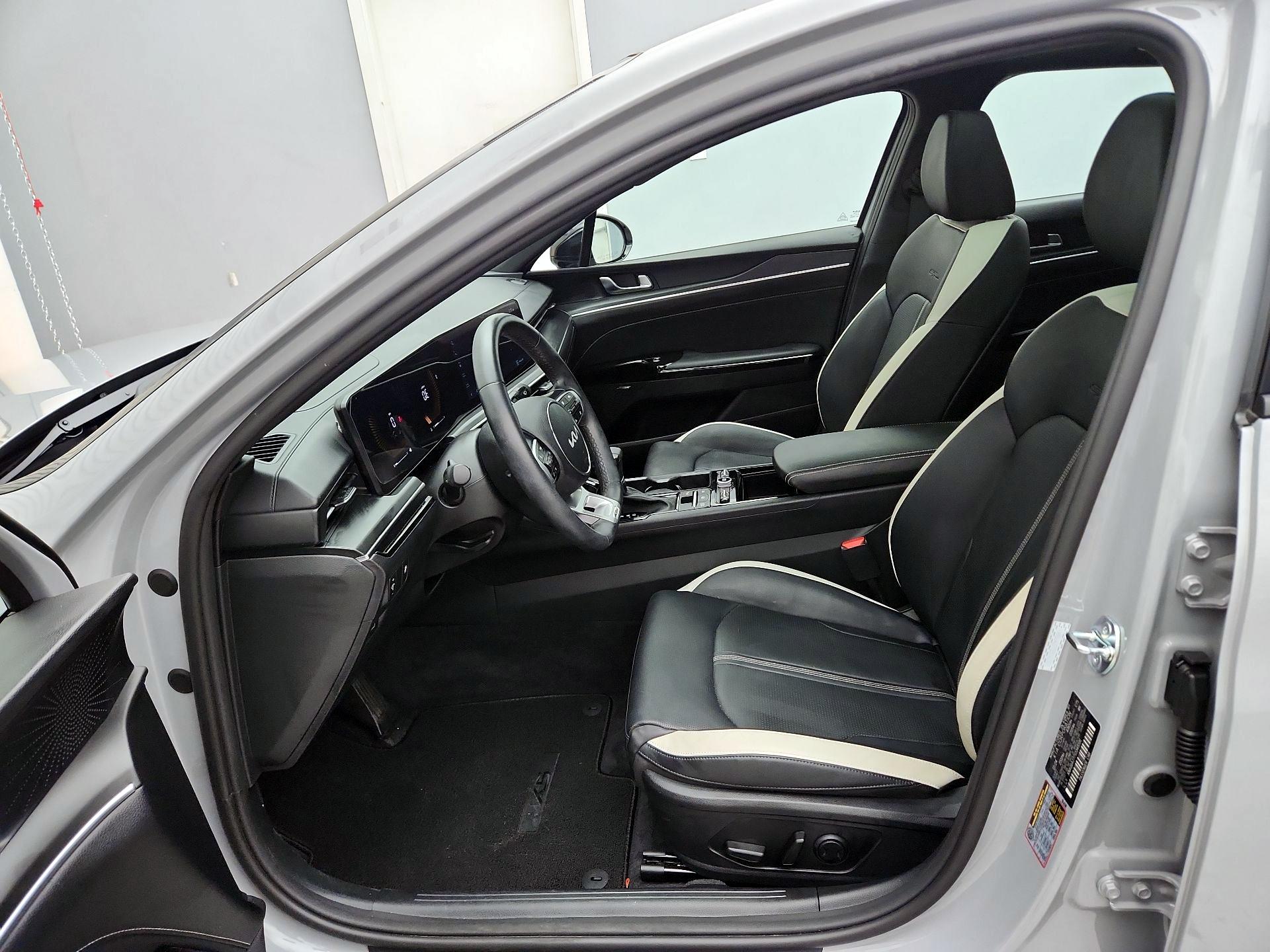Thumbnail: 2025 Kia K5 - 11