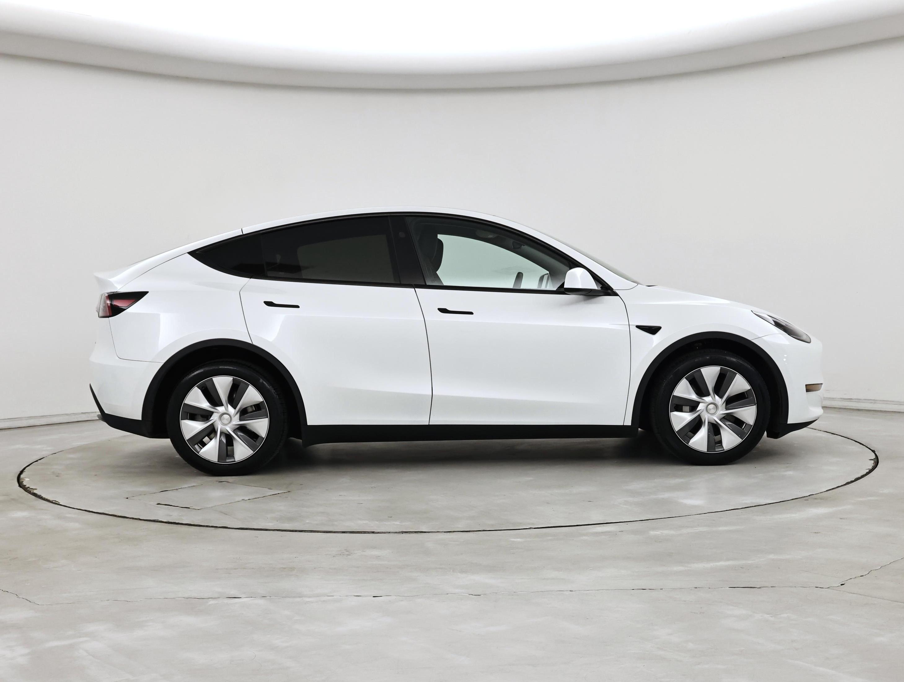 Thumbnail: 2023 Tesla Model Y - 7