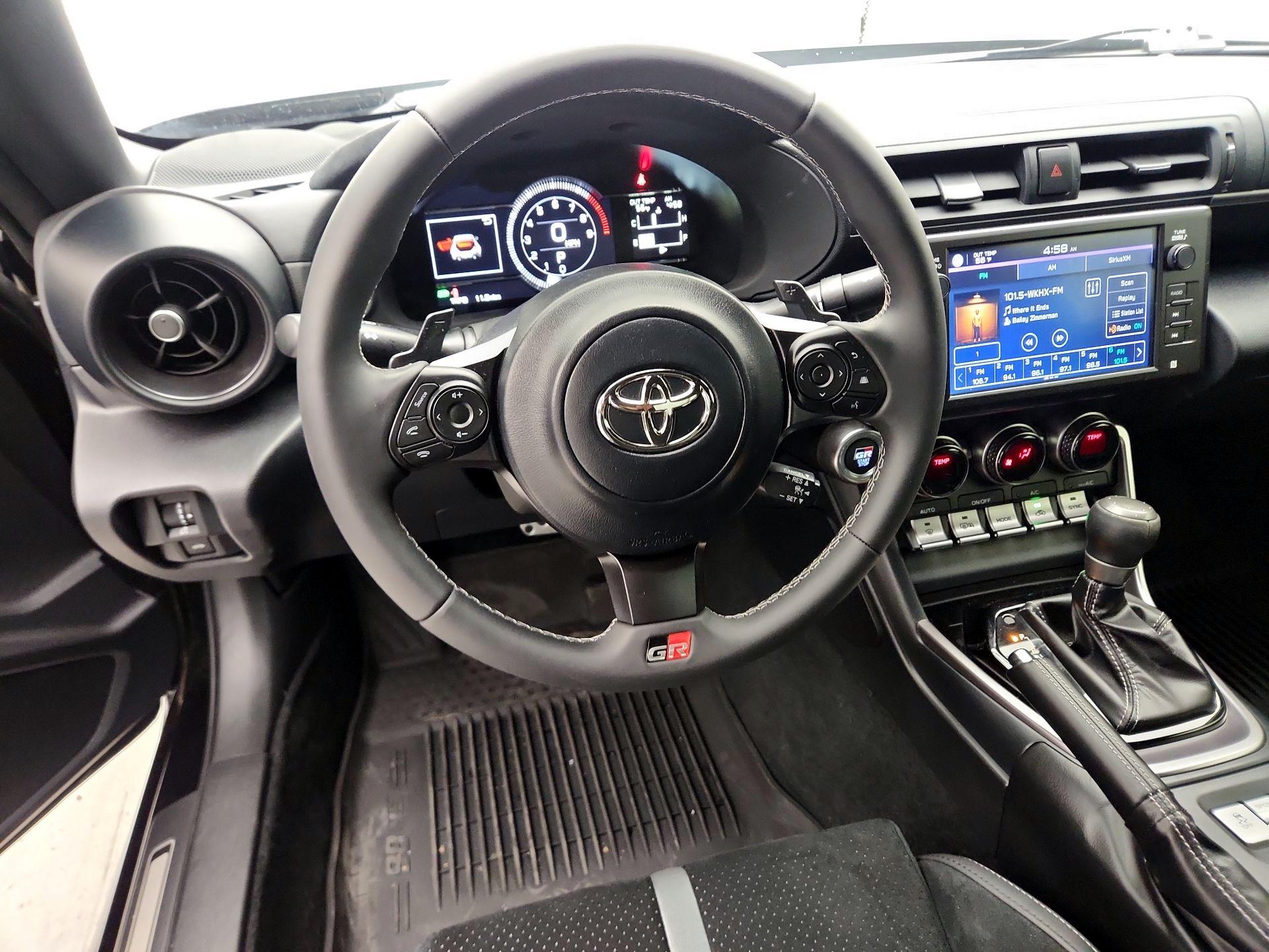 Thumbnail: 2023 Toyota GR86 - 10