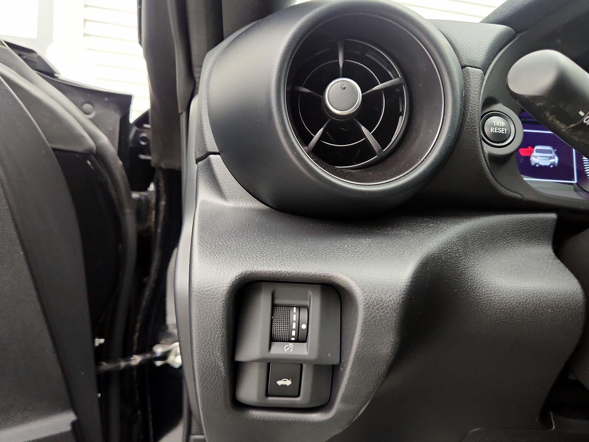 Thumbnail: 2023 Toyota GR86 - 13