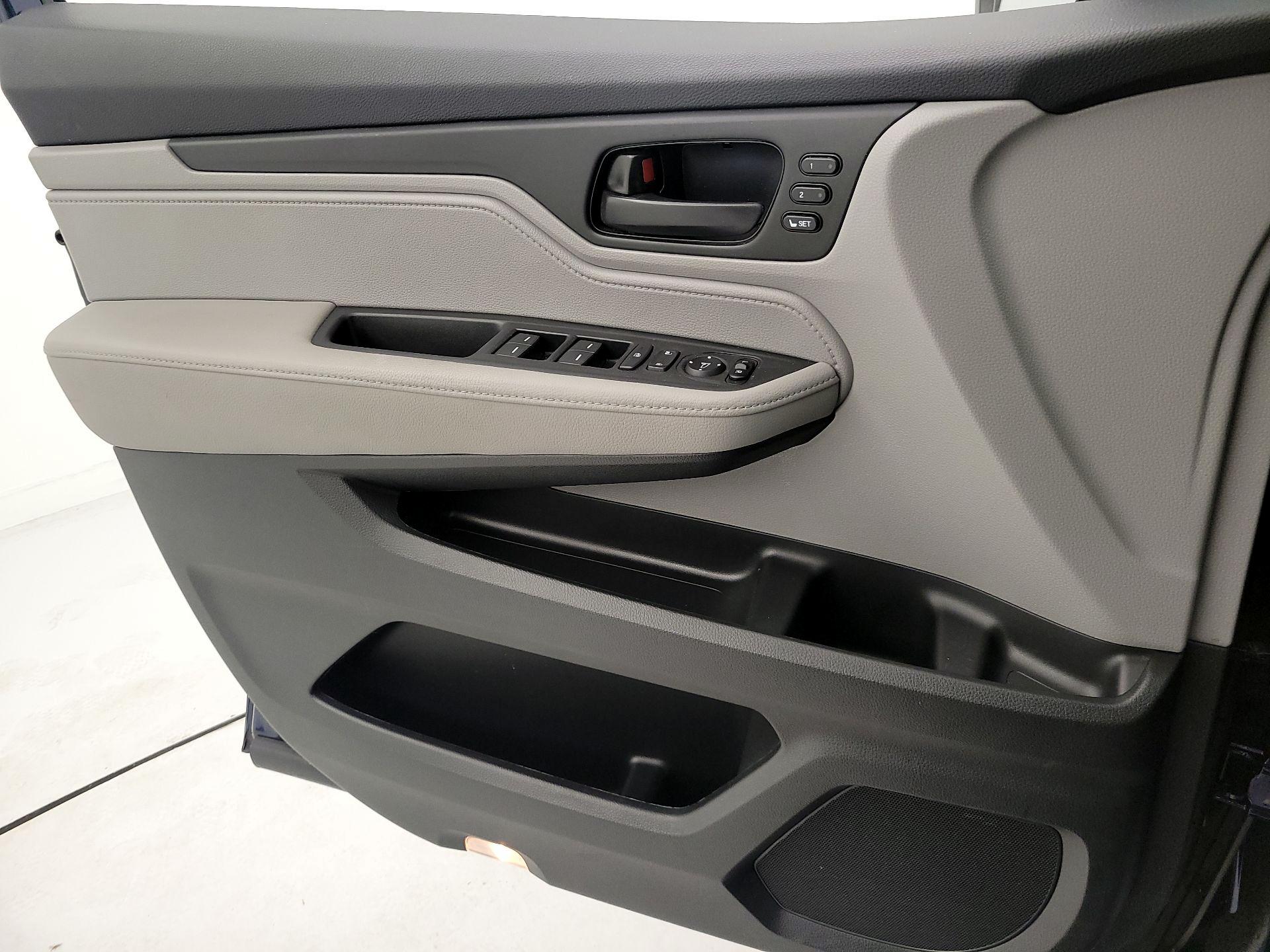 Thumbnail: 2021 Honda Odyssey - 12