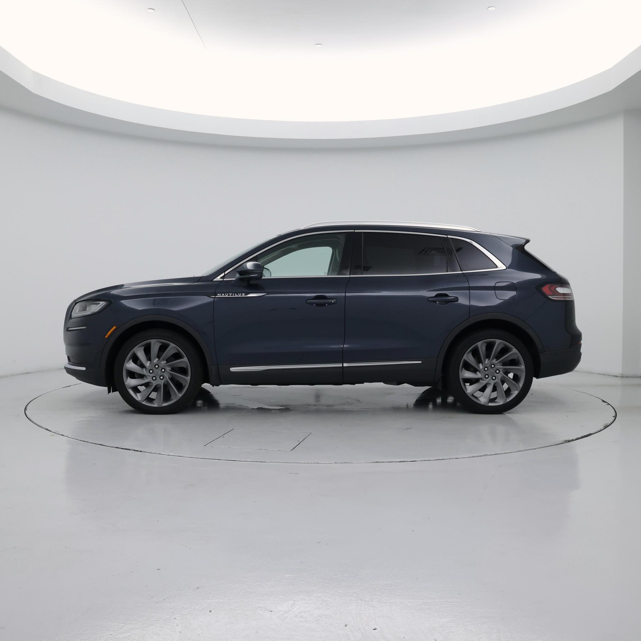 Thumbnail: 2022 Lincoln Nautilus - 3