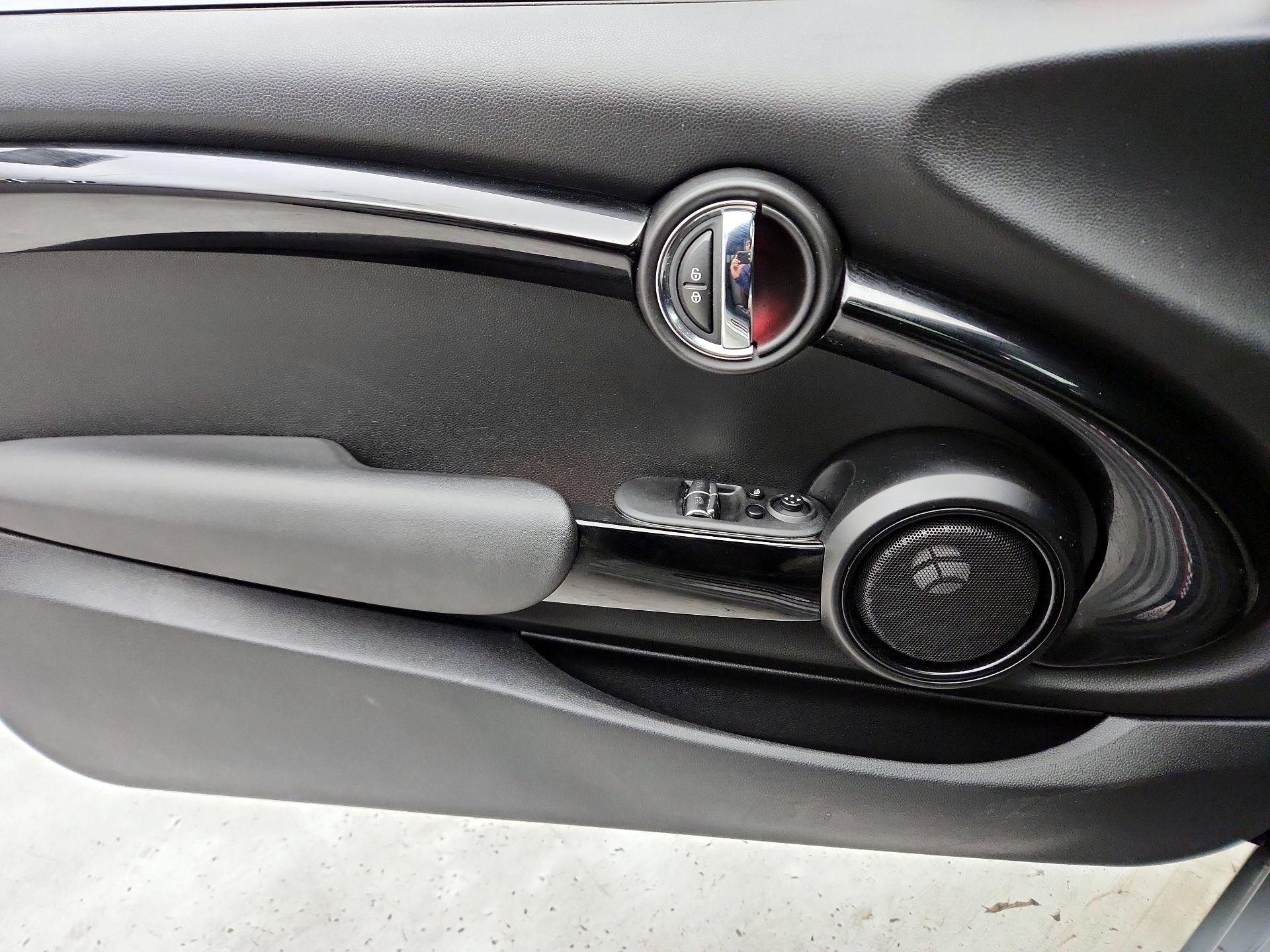 Thumbnail: 2019 MINI Cooper Hardtop - 12