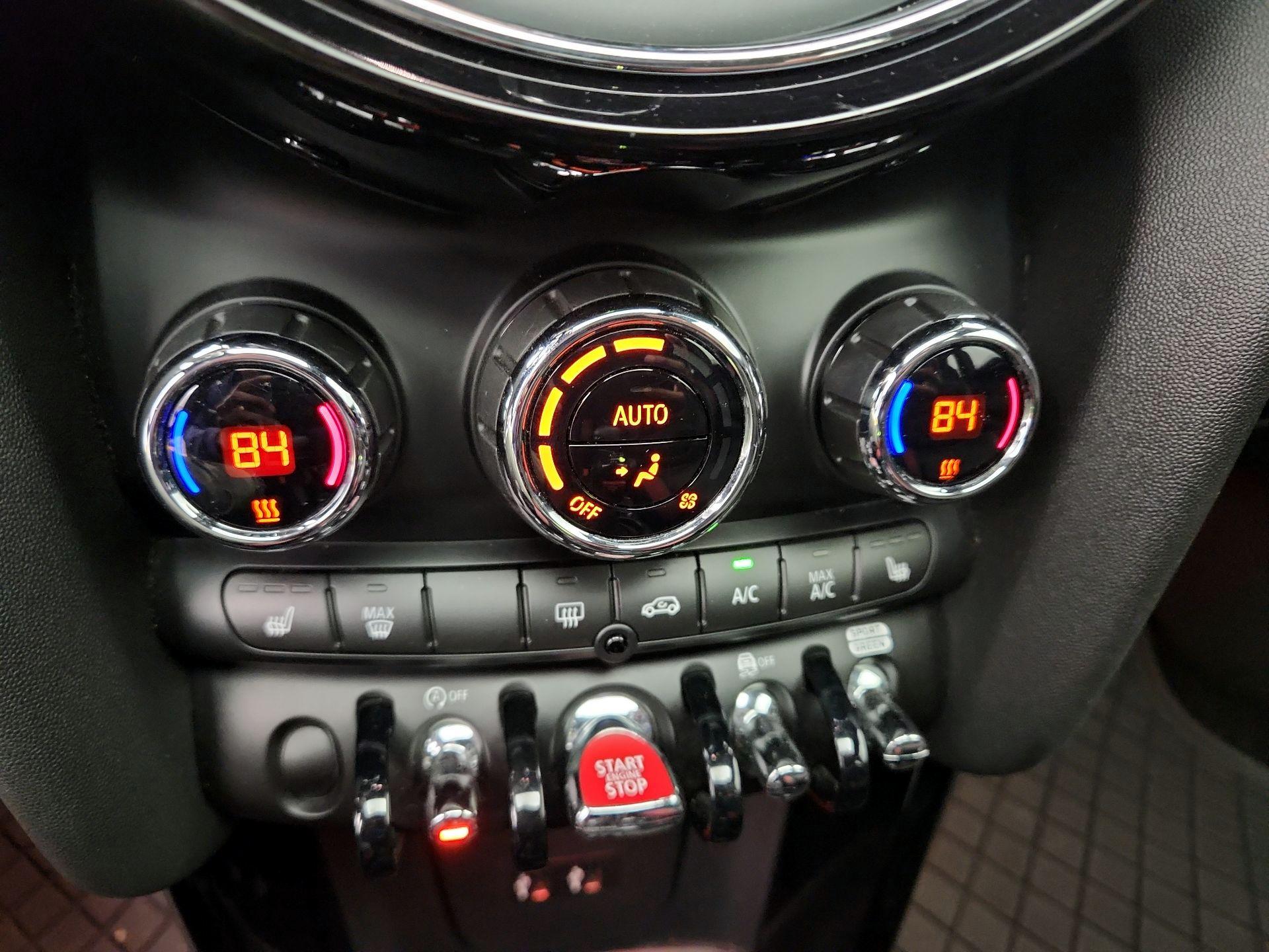 Thumbnail: 2019 MINI Cooper Hardtop - 16