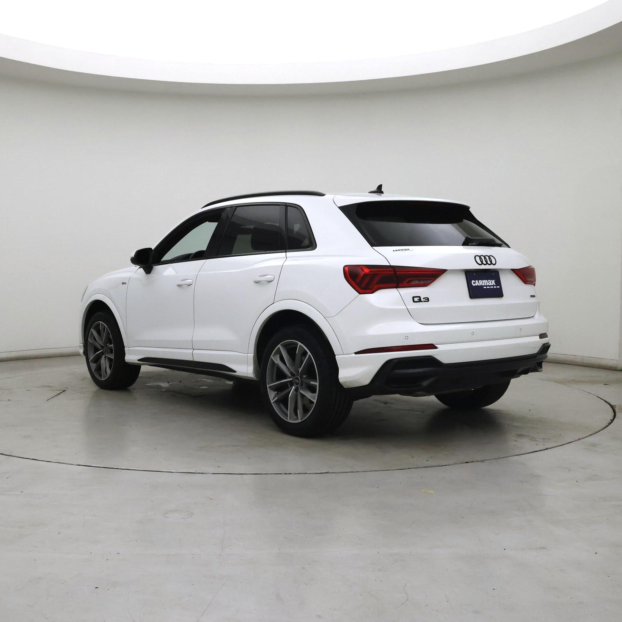 Thumbnail: 2022 Audi Q3 - 2