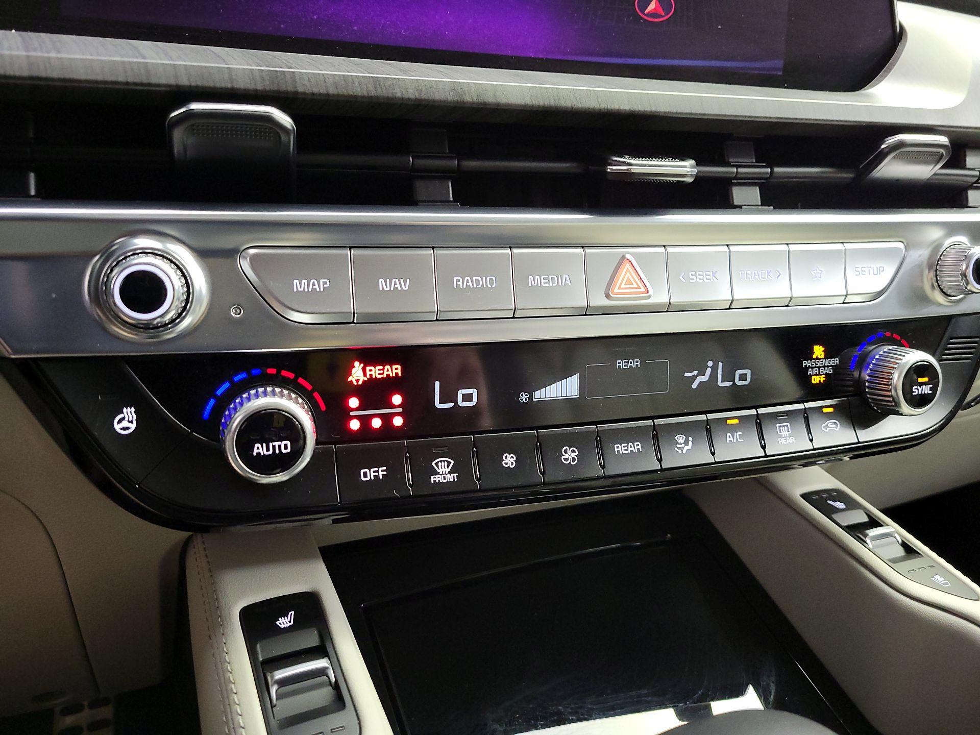 Thumbnail: 2023 Kia Telluride - 17