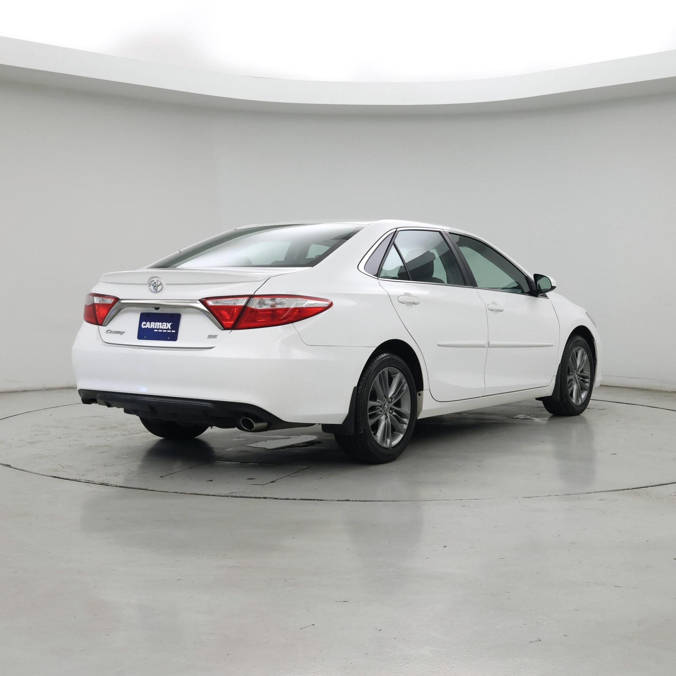 Thumbnail: 2017 Toyota Camry - 8