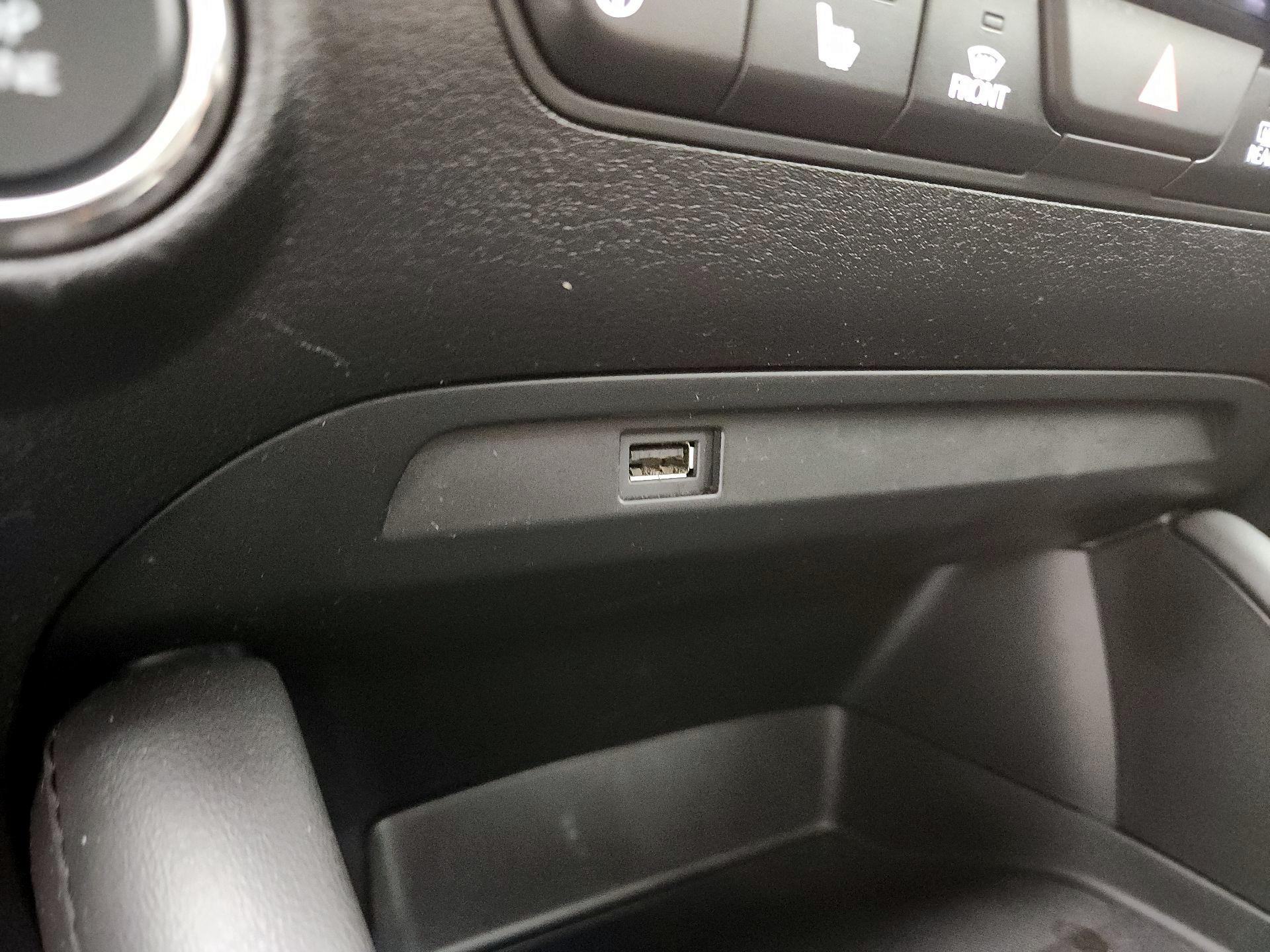 Thumbnail: 2021 Mazda Mazda3 - 18