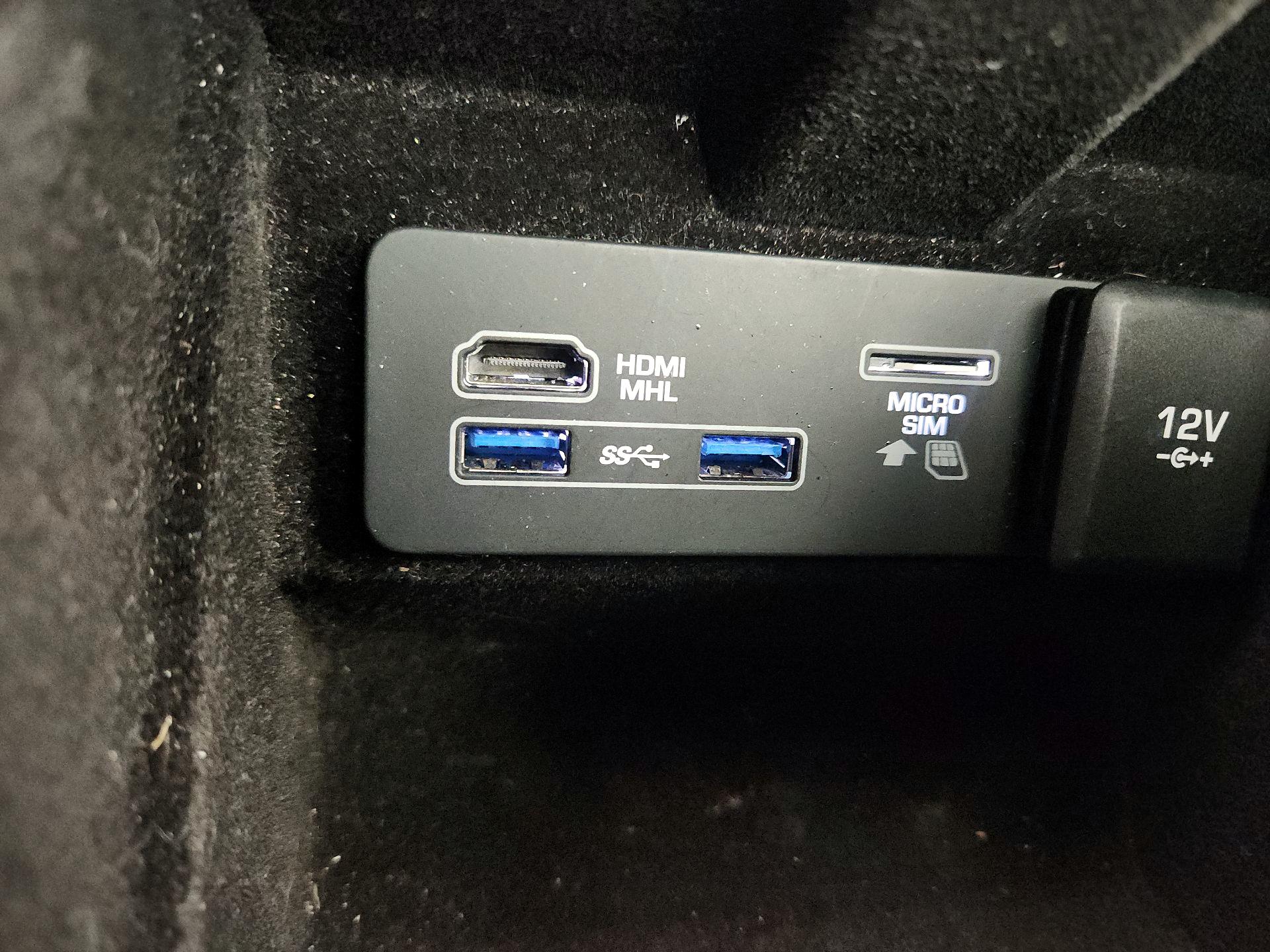 Thumbnail: 2019 Land Rover Discovery Sport - 19