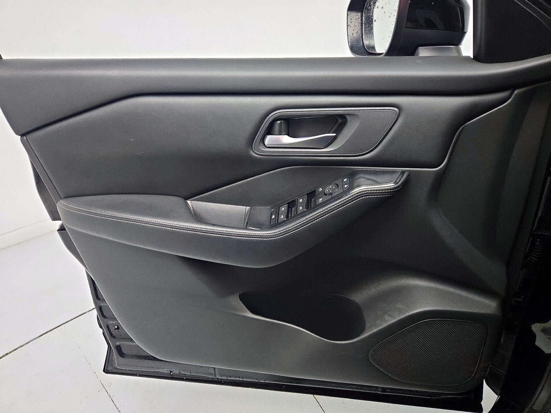 Thumbnail: 2025 Nissan Rogue - 12