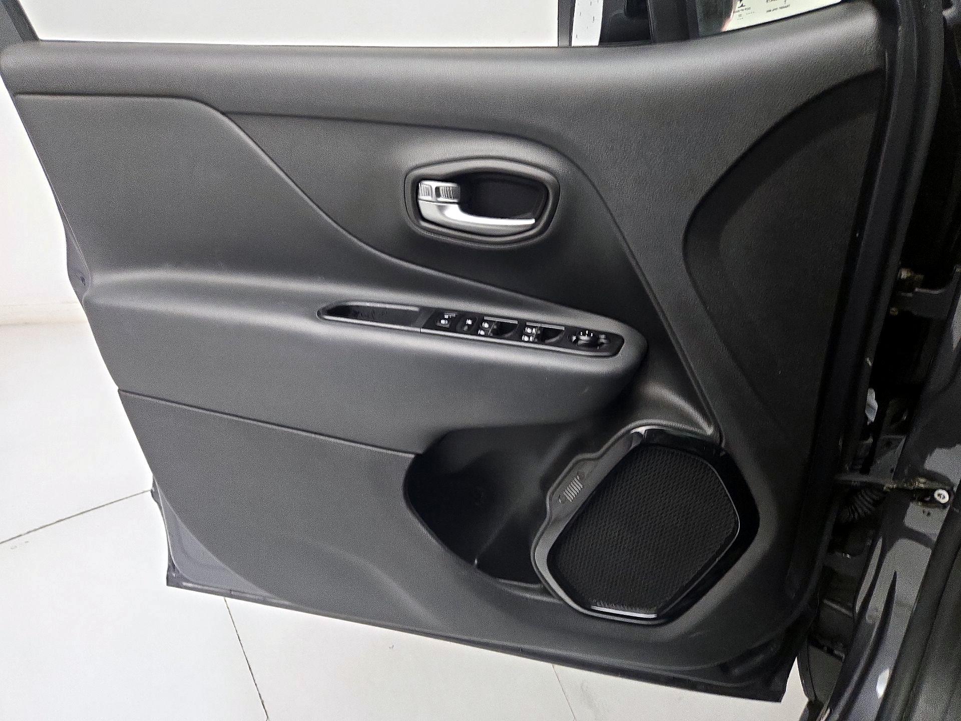 Thumbnail: 2022 Jeep Renegade - 12