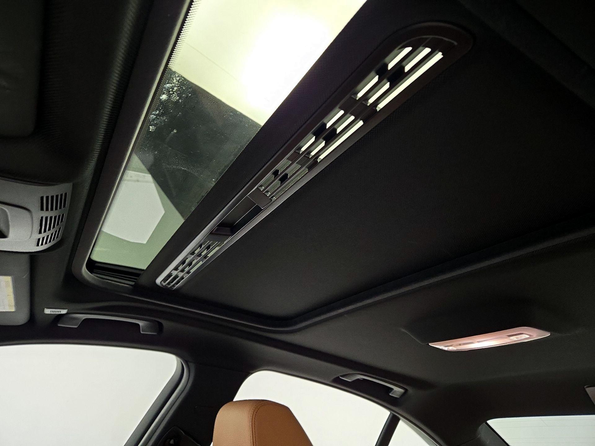 Thumbnail: 2018 BMW 3 Series - 20