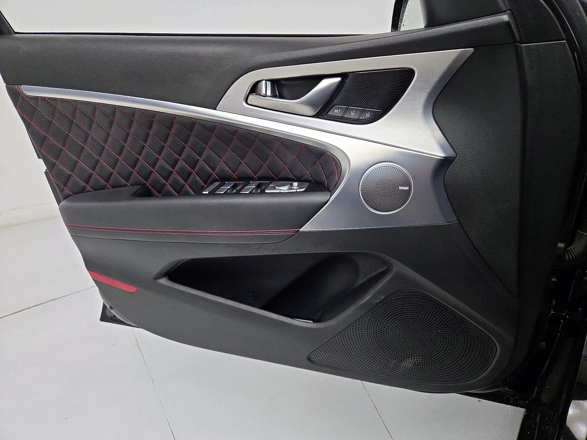 Thumbnail: 2019 Genesis G70 - 12