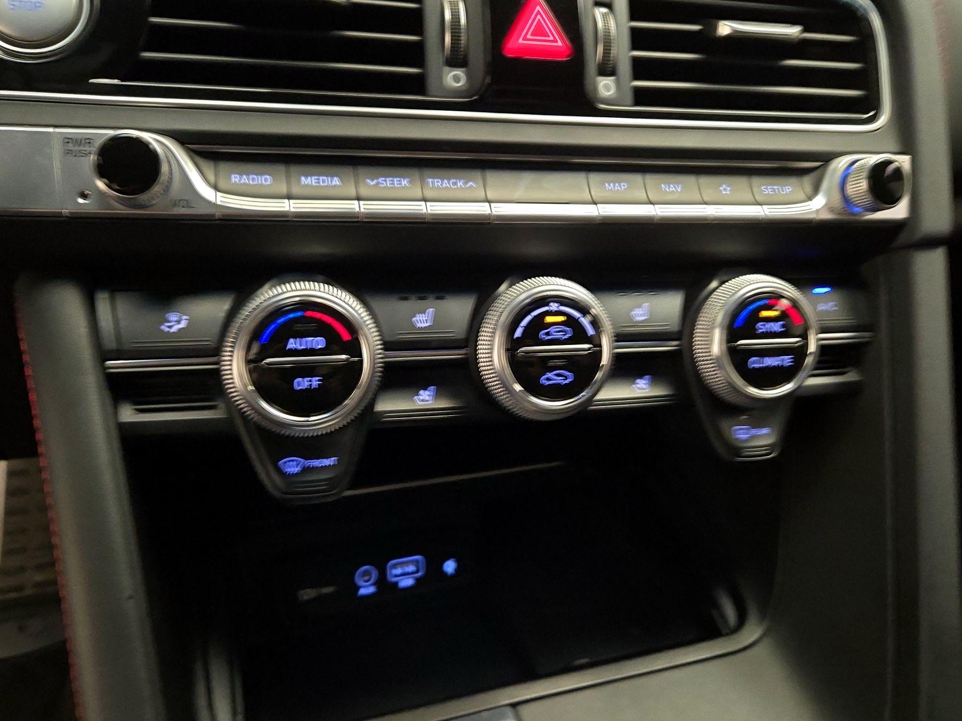 Thumbnail: 2019 Genesis G70 - 17