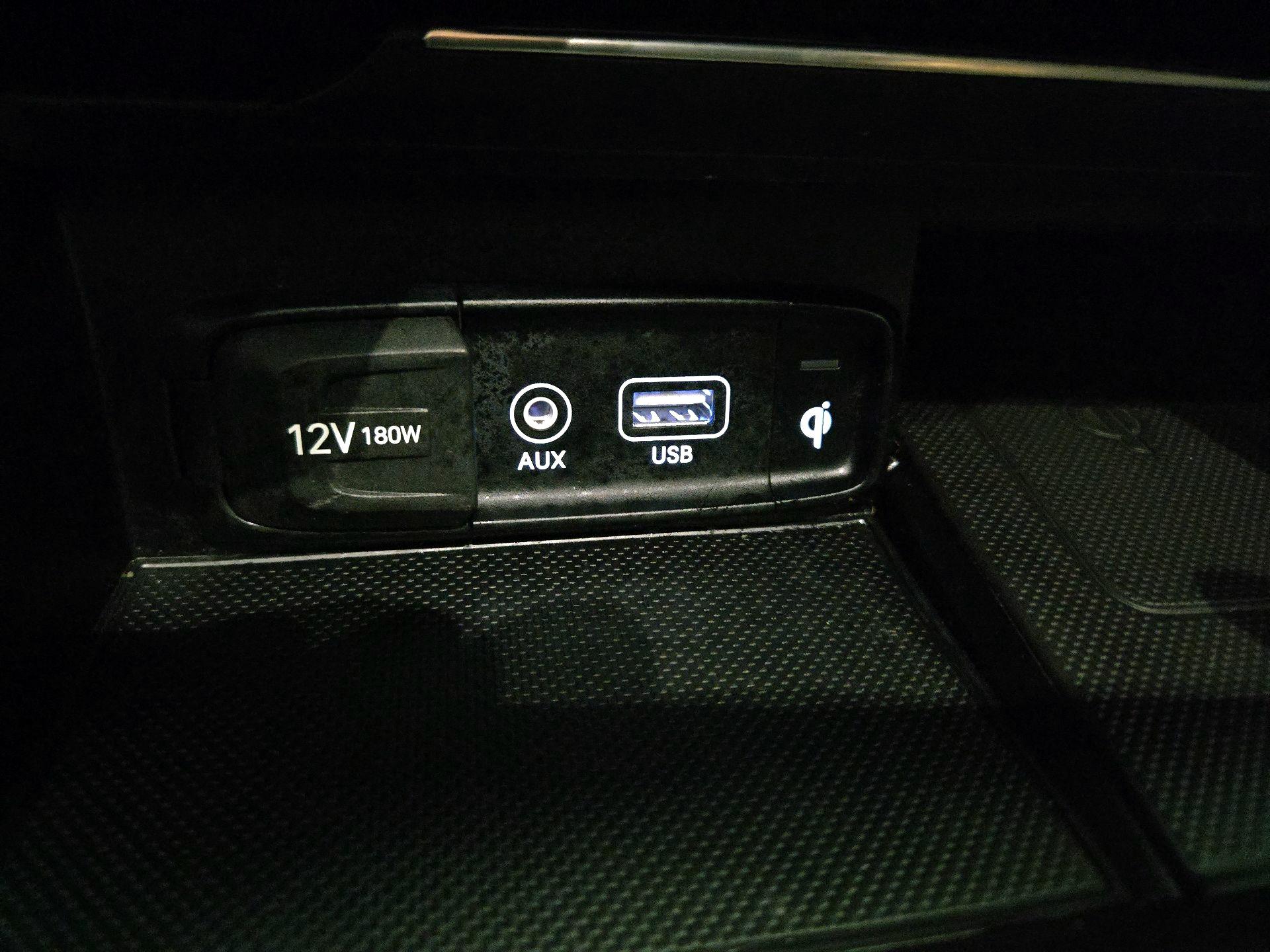 Thumbnail: 2019 Genesis G70 - 19