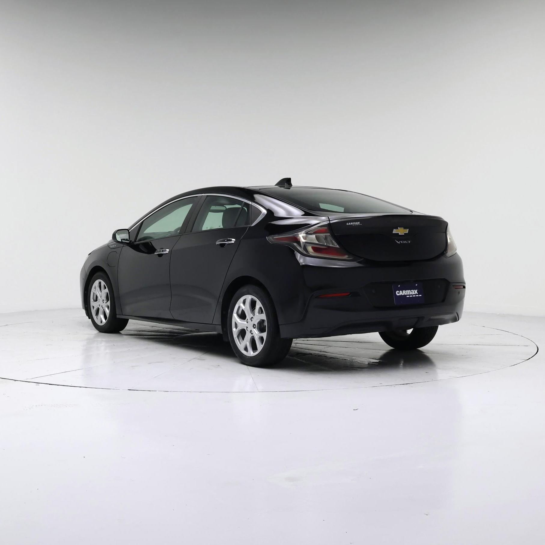 Thumbnail: 2017 Chevrolet Volt - 2