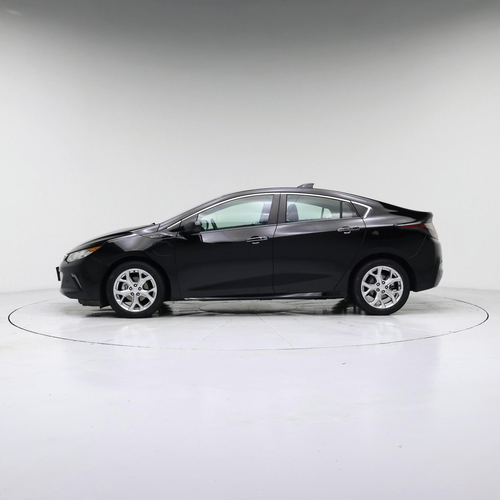 Thumbnail: 2017 Chevrolet Volt - 3