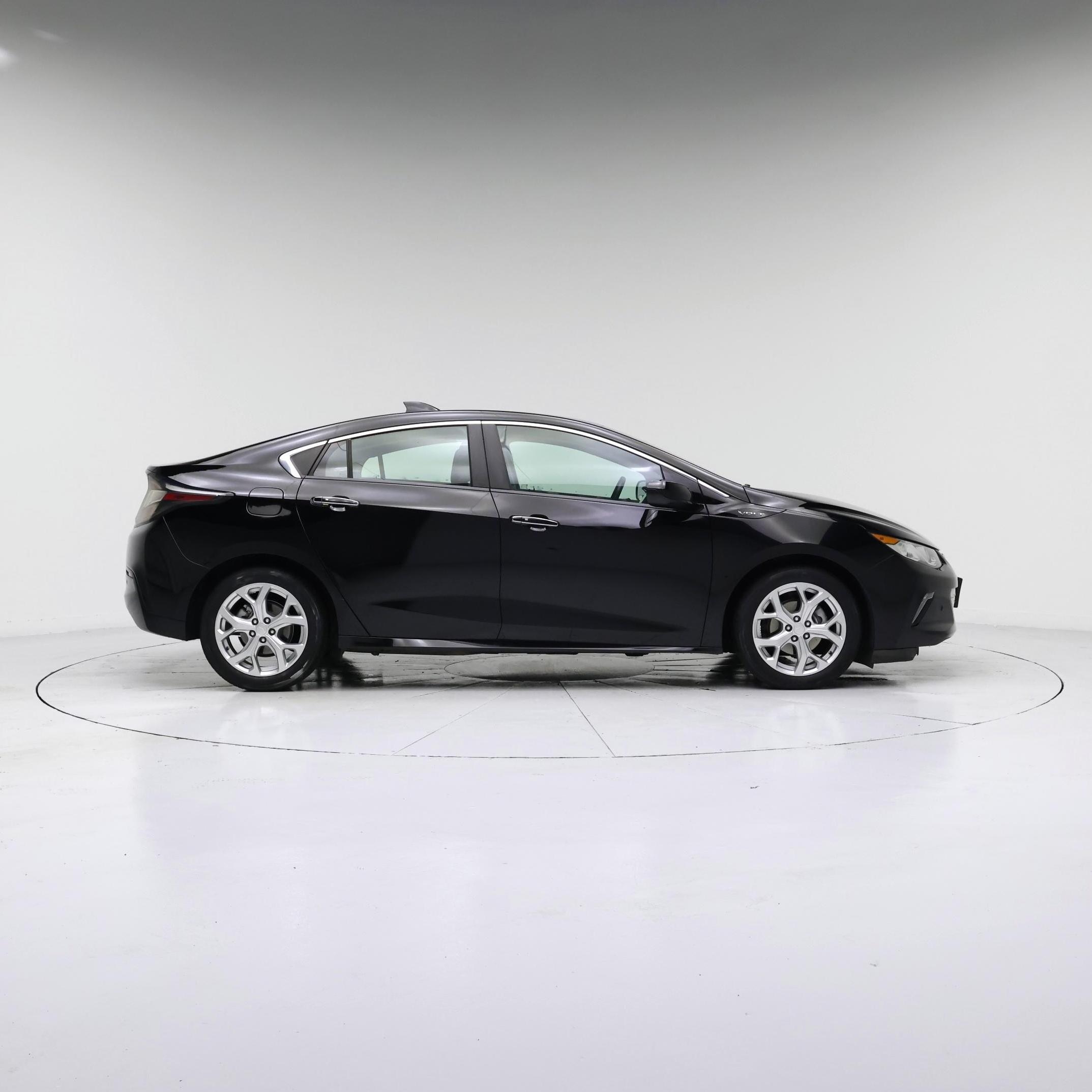 Thumbnail: 2017 Chevrolet Volt - 7