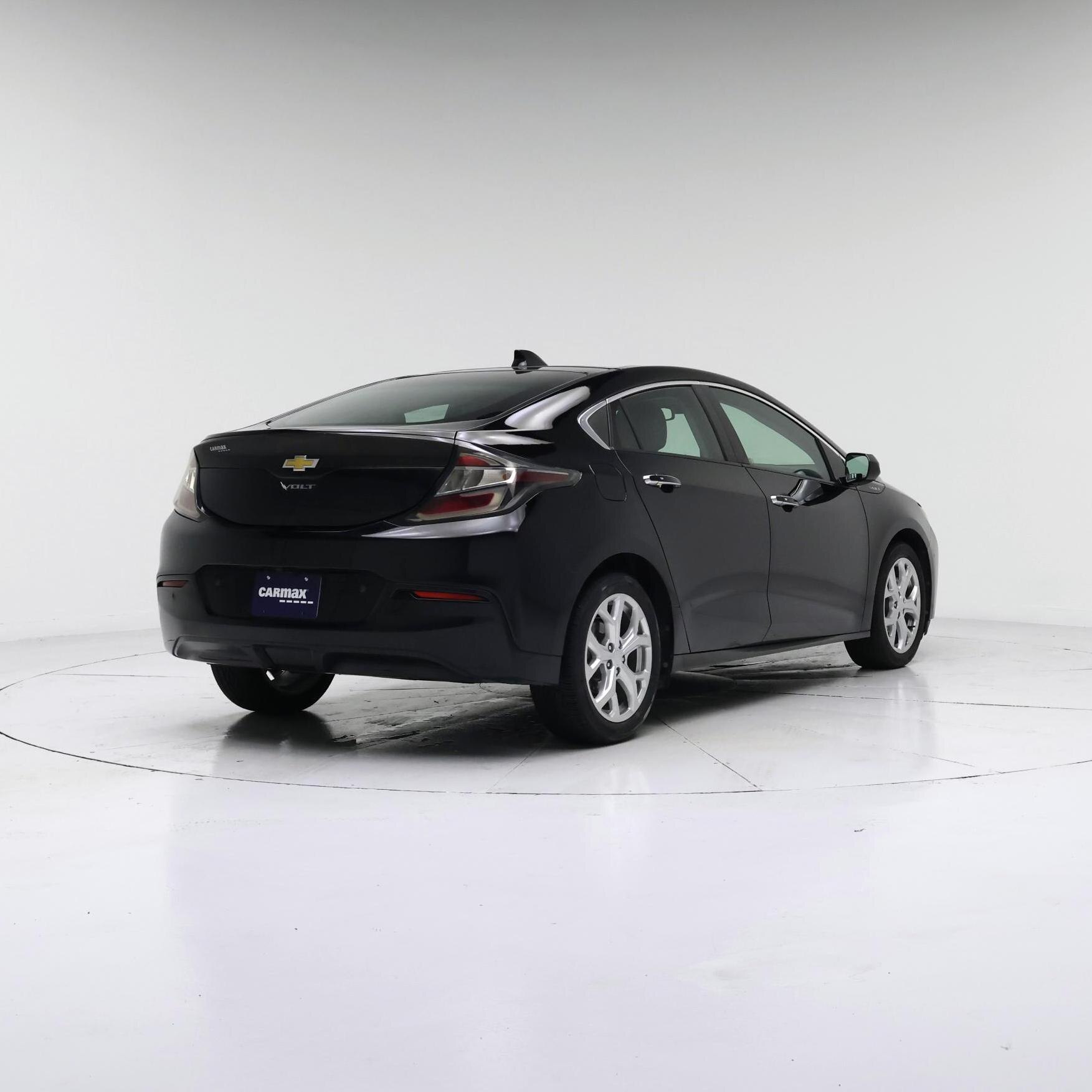 Thumbnail: 2017 Chevrolet Volt - 8