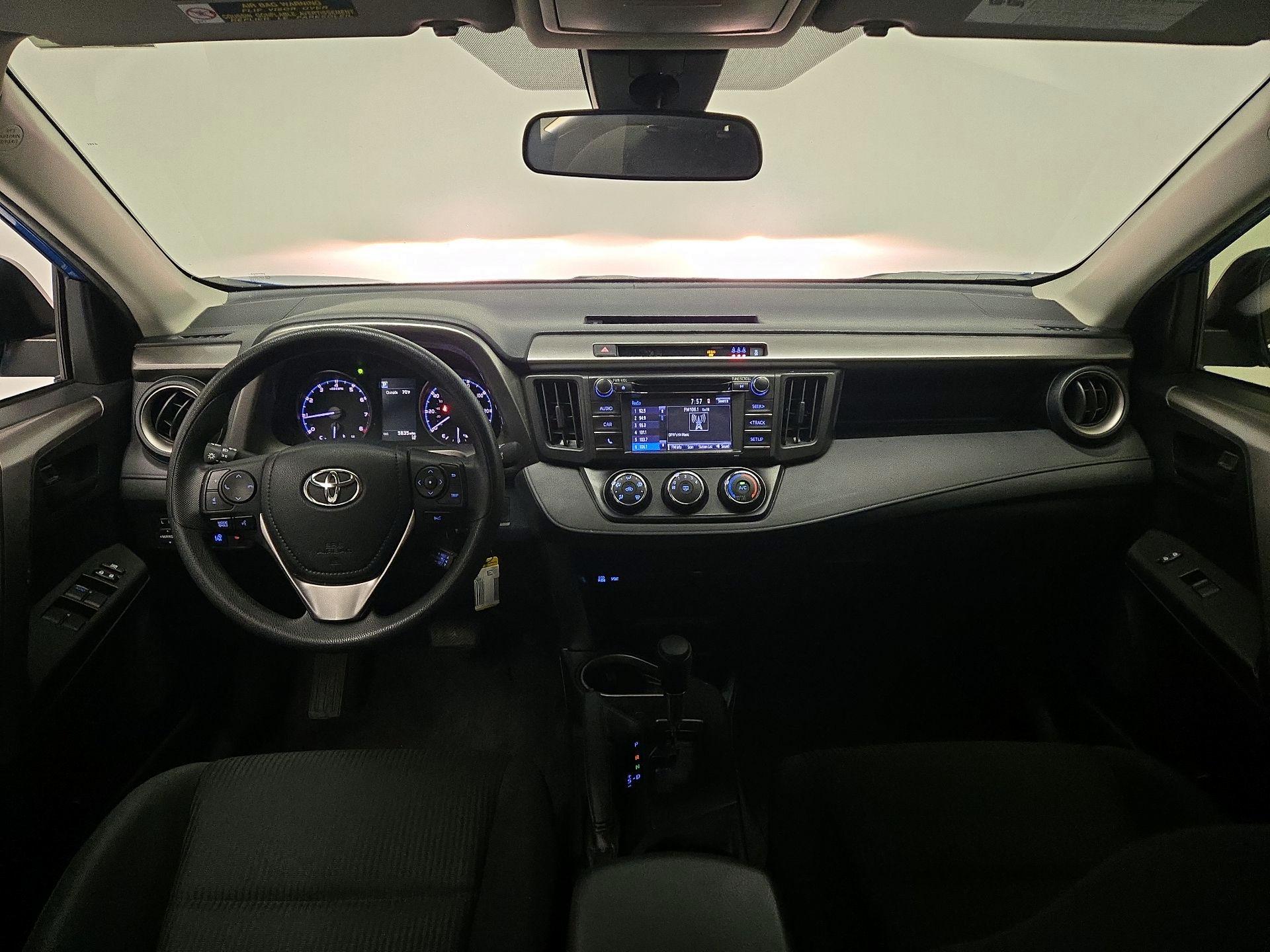 Thumbnail: 2018 Toyota RAV4 - 9