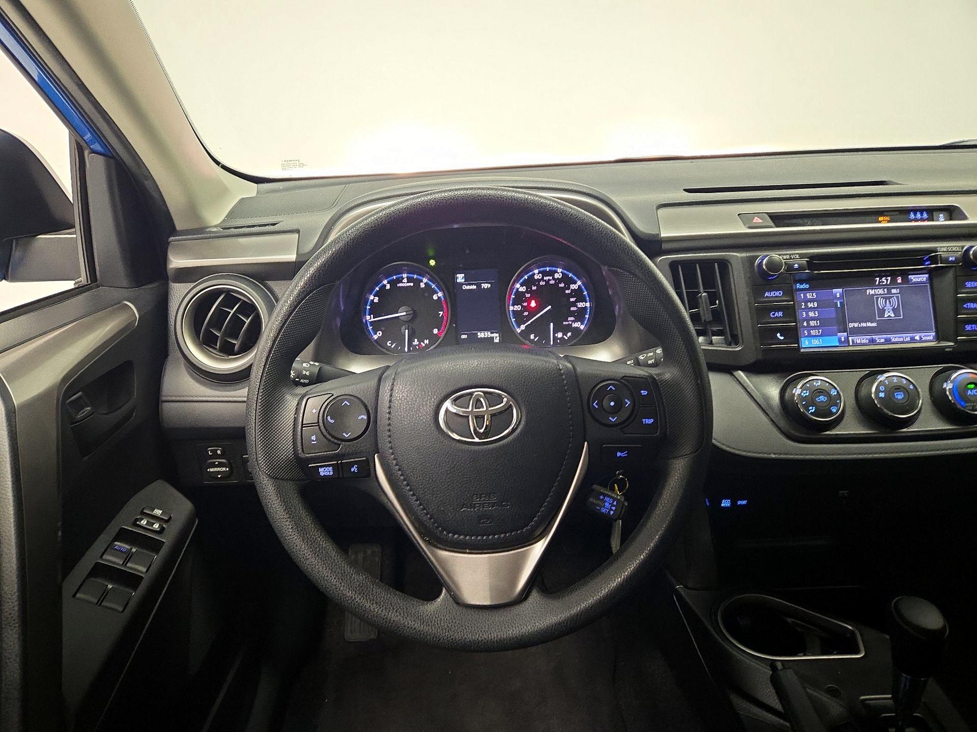 Thumbnail: 2018 Toyota RAV4 - 10