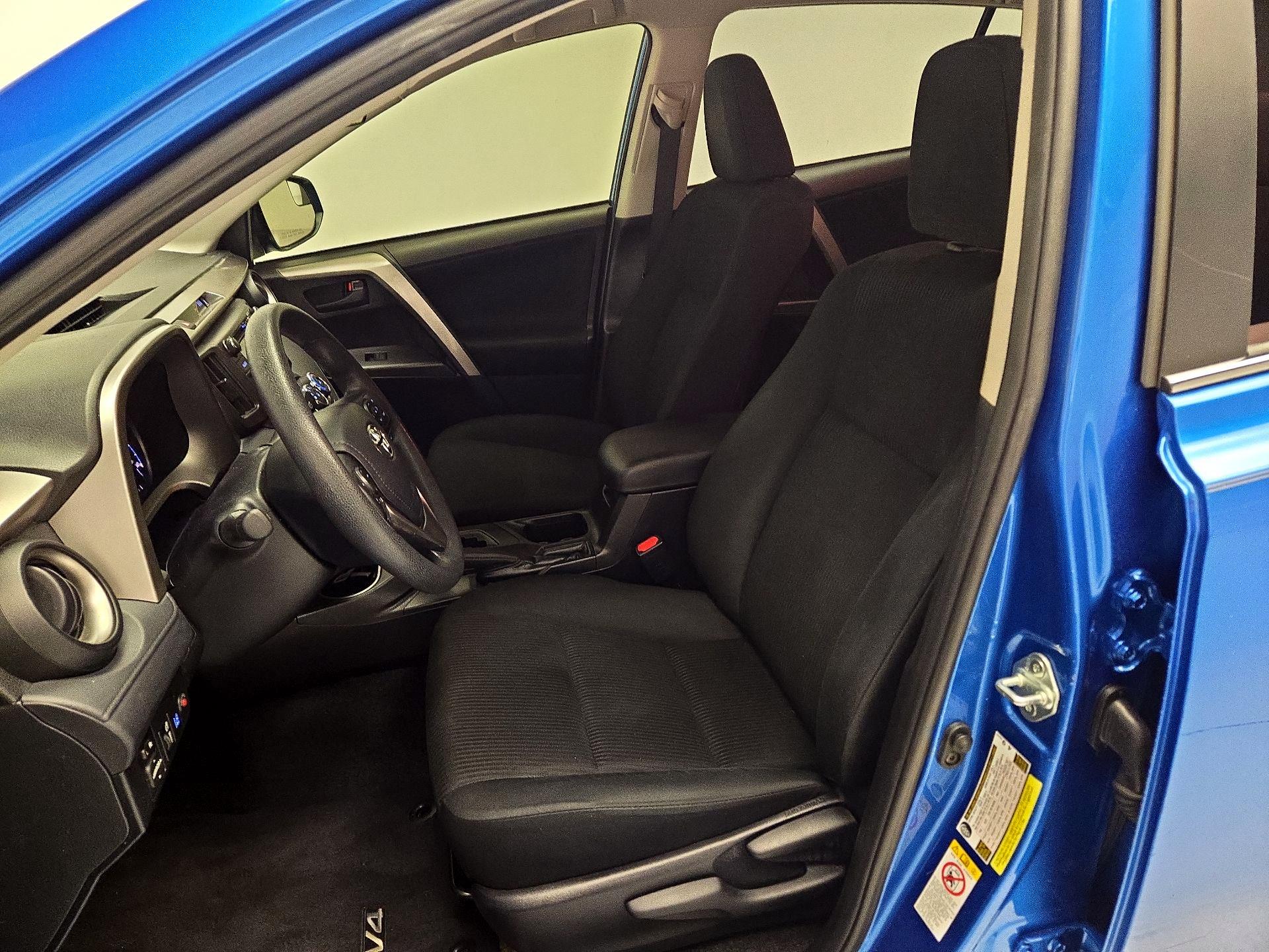 Thumbnail: 2018 Toyota RAV4 - 11