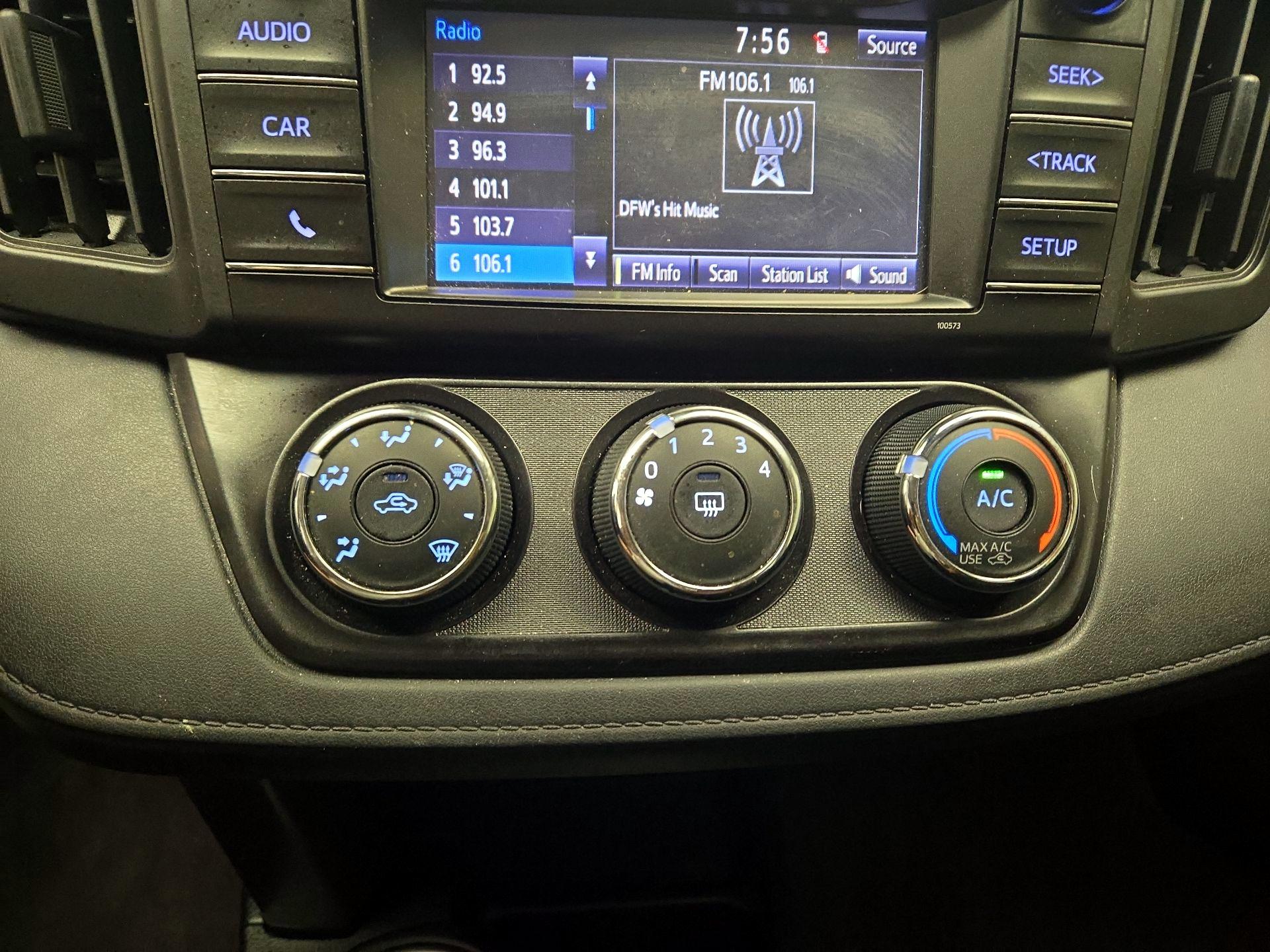 Thumbnail: 2018 Toyota RAV4 - 16