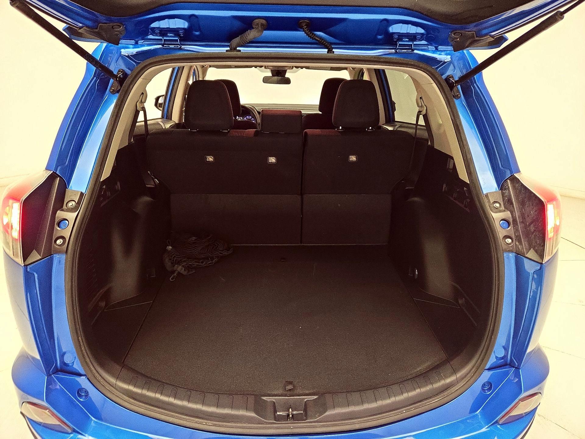 Thumbnail: 2018 Toyota RAV4 - 20