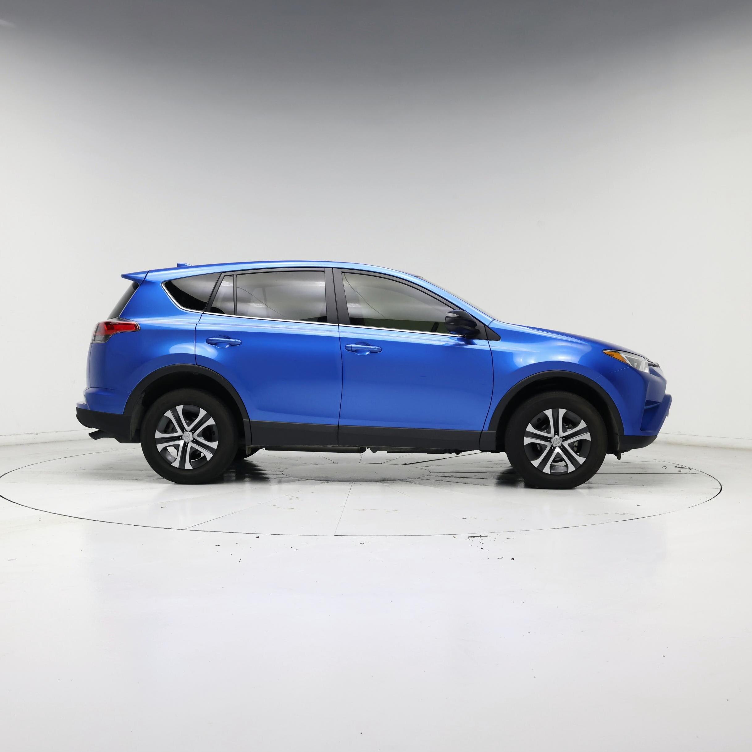 Thumbnail: 2018 Toyota RAV4 - 7