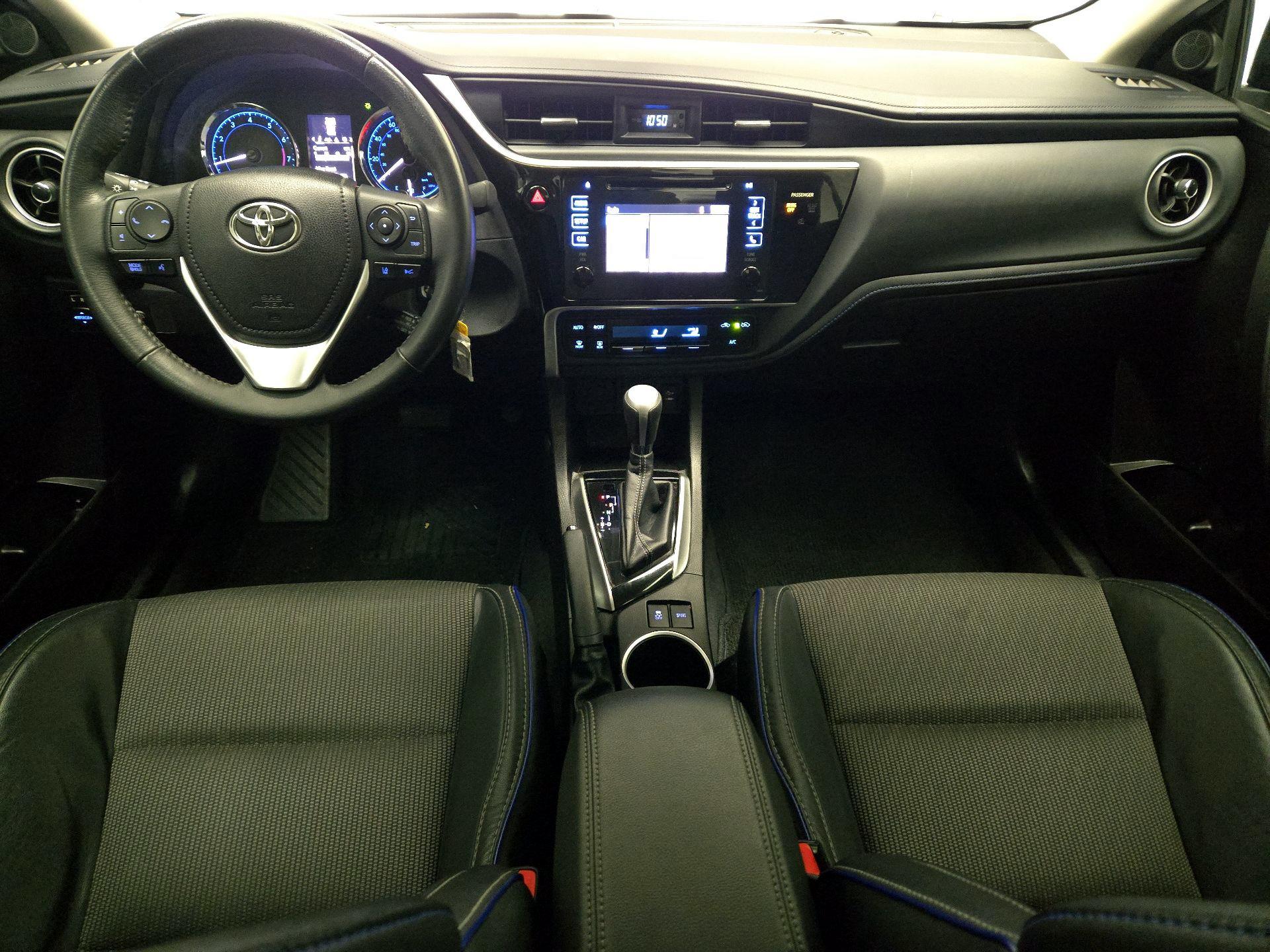 Thumbnail: 2017 Toyota Corolla - 9