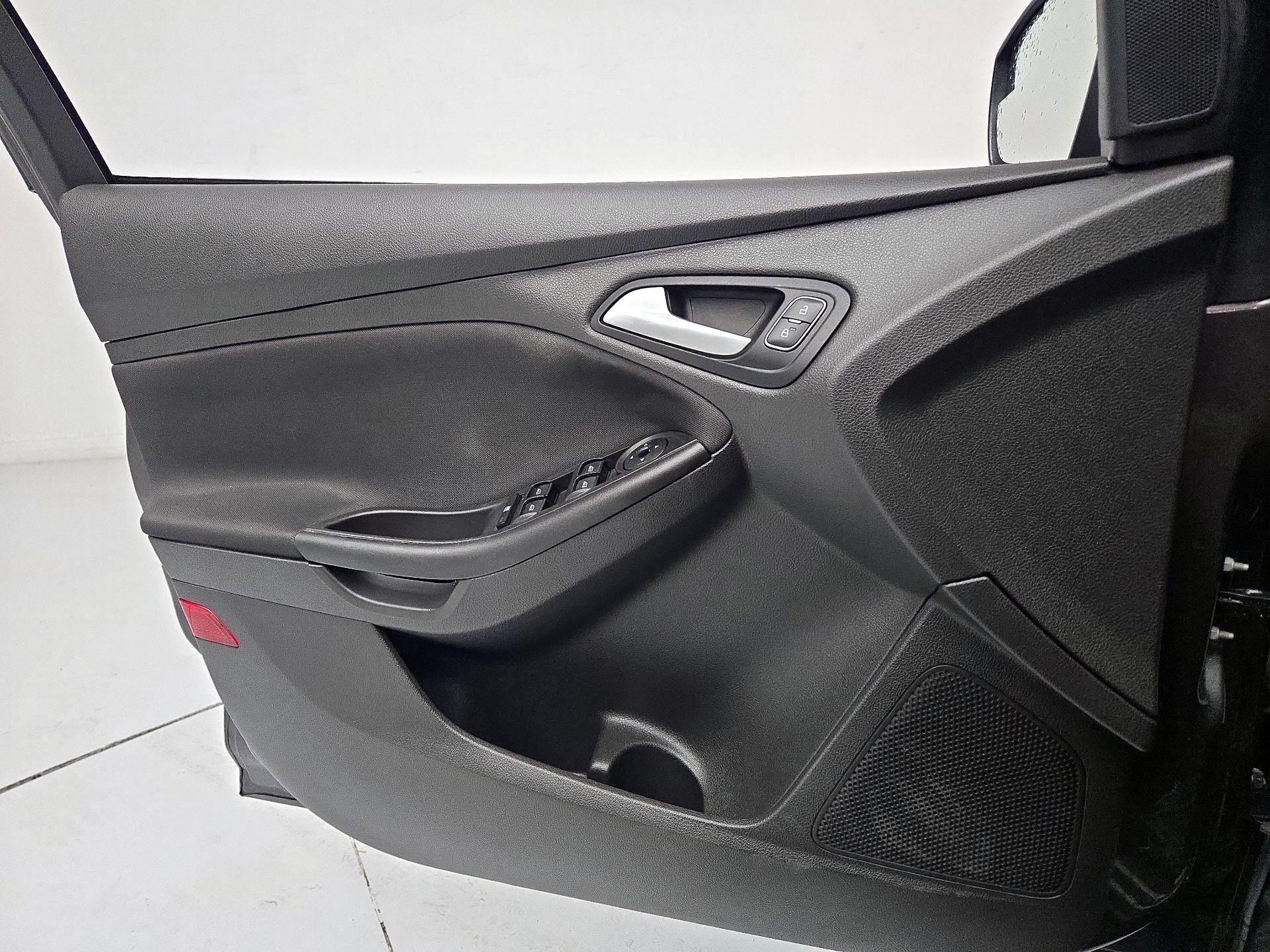 Thumbnail: 2018 Ford Focus - 12