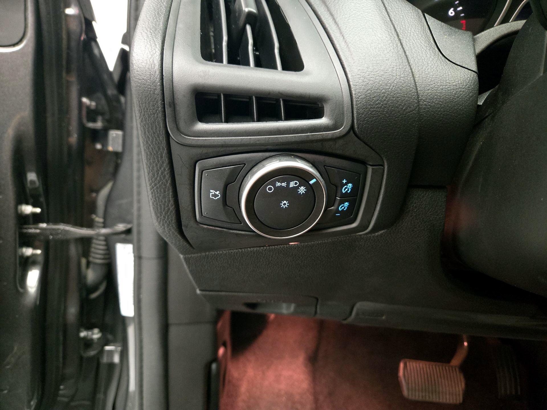 Thumbnail: 2018 Ford Focus - 13