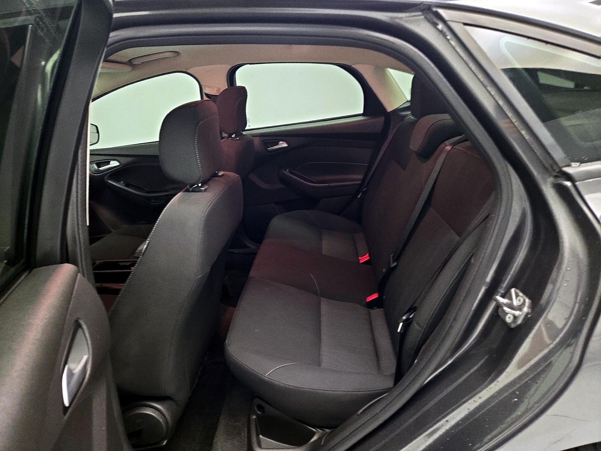 Thumbnail: 2018 Ford Focus - 19