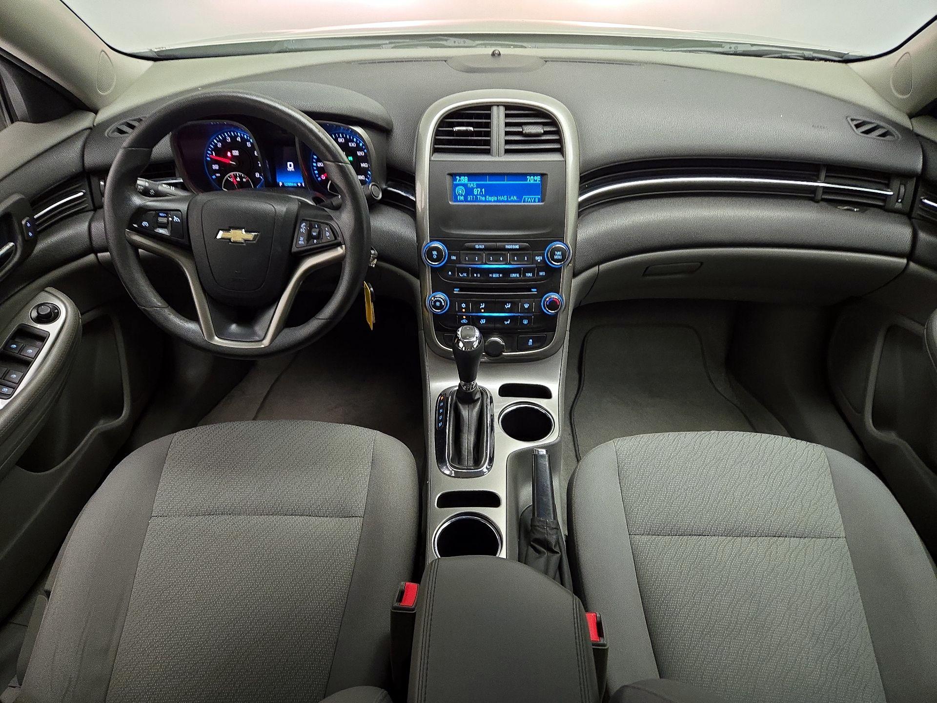 Thumbnail: 2016 Chevrolet Malibu - 9