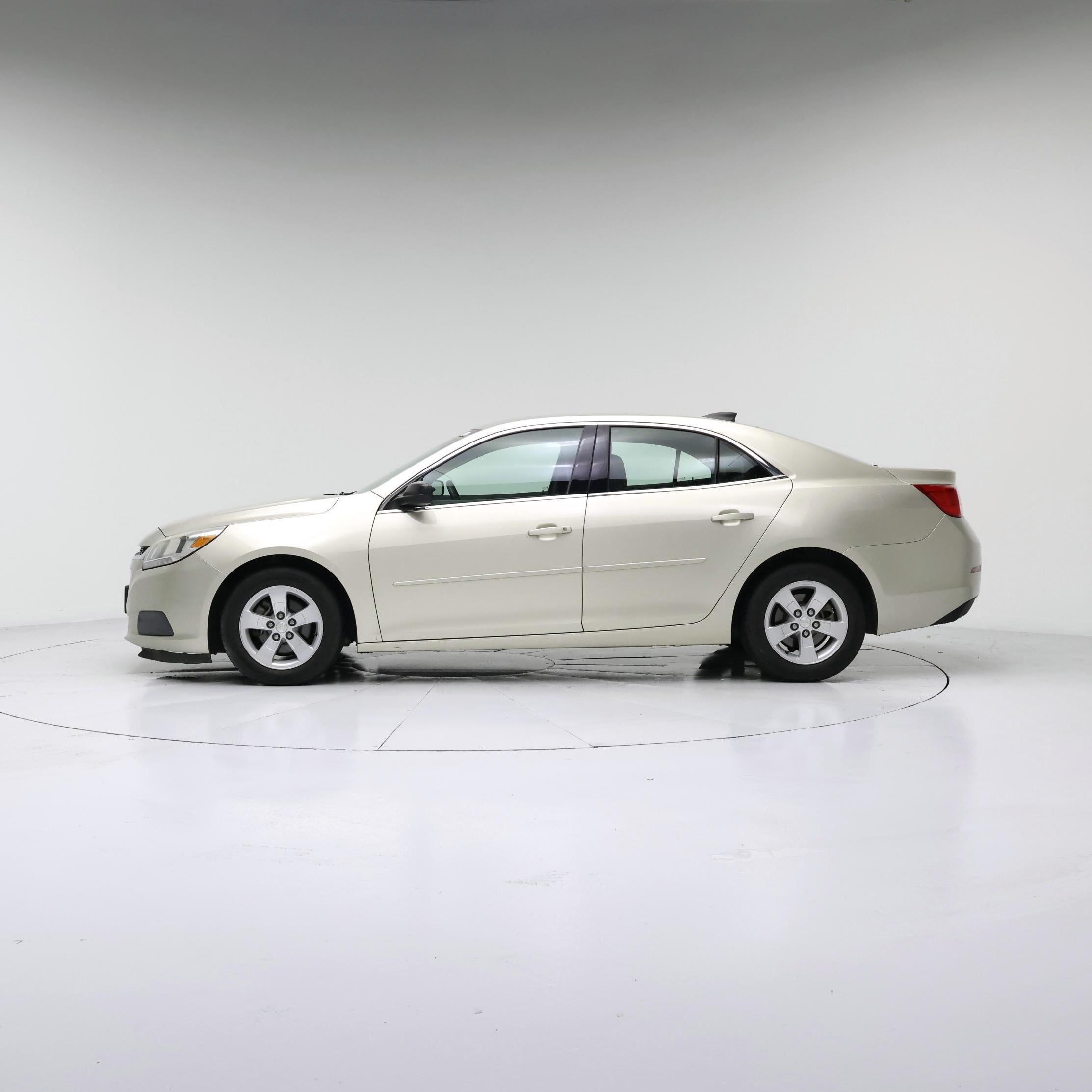 Thumbnail: 2016 Chevrolet Malibu - 3