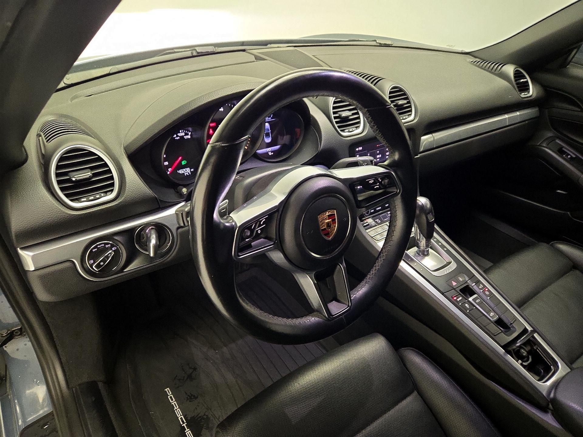 Thumbnail: 2017 Porsche 718 Boxster - 9