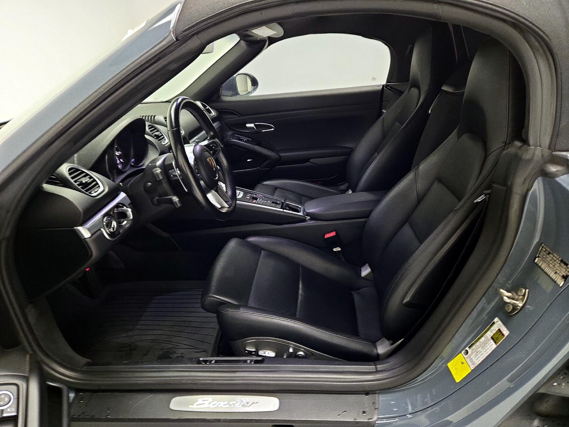 Thumbnail: 2017 Porsche 718 Boxster - 11