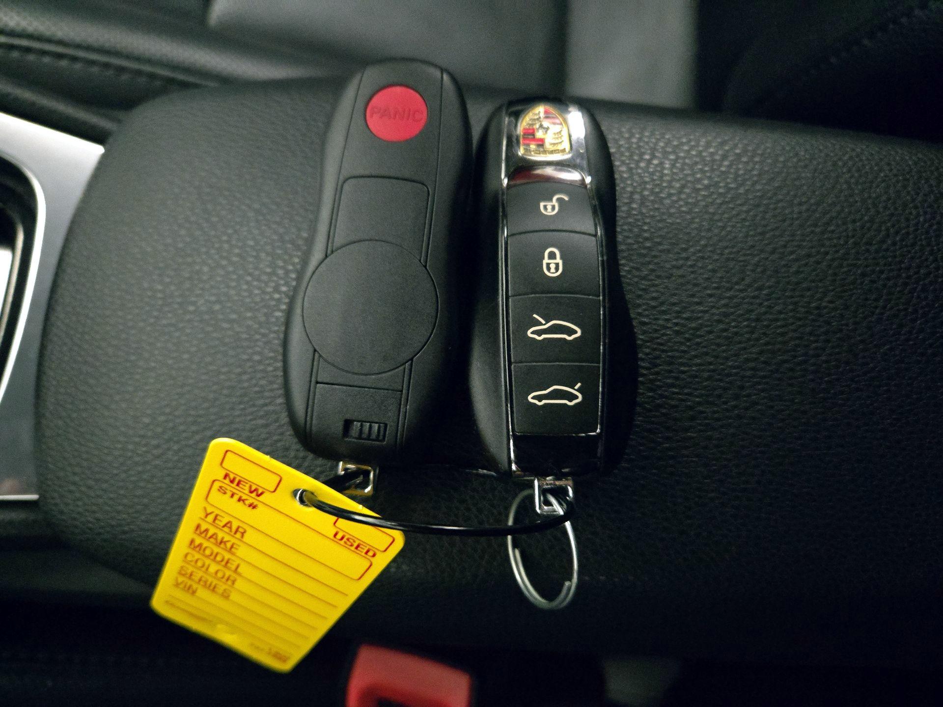 Thumbnail: 2017 Porsche 718 Boxster - 18