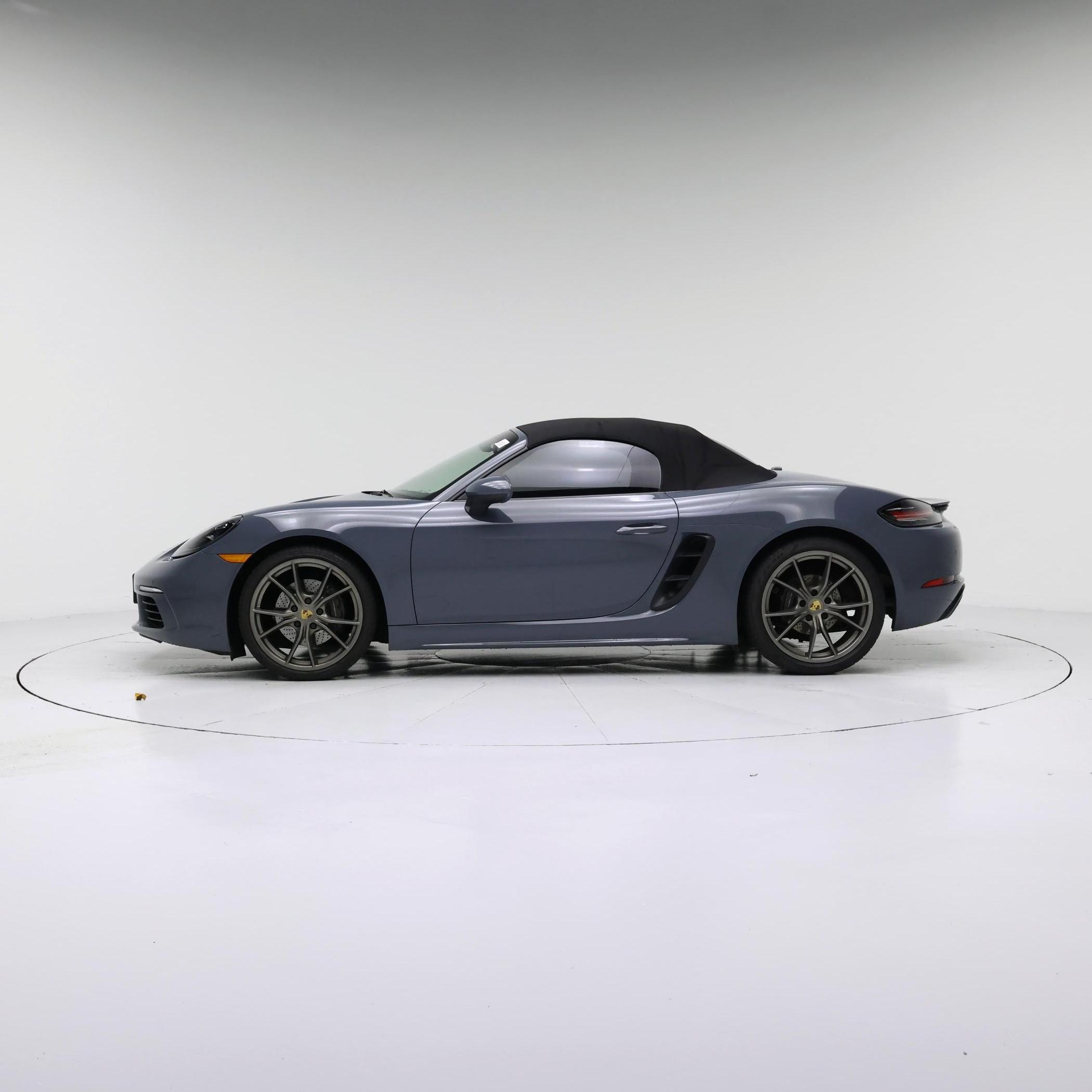 Thumbnail: 2017 Porsche 718 Boxster - 3