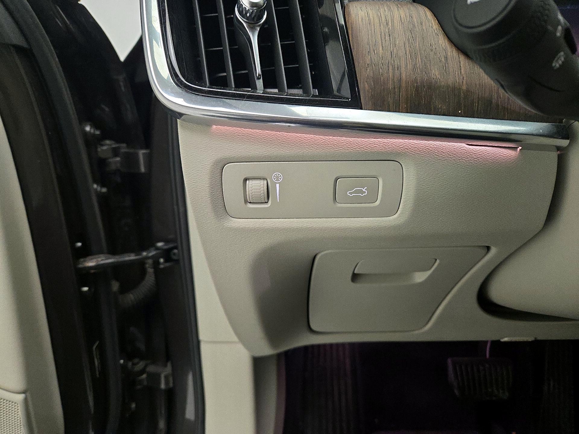 Thumbnail: 2022 Volvo S90 - 13