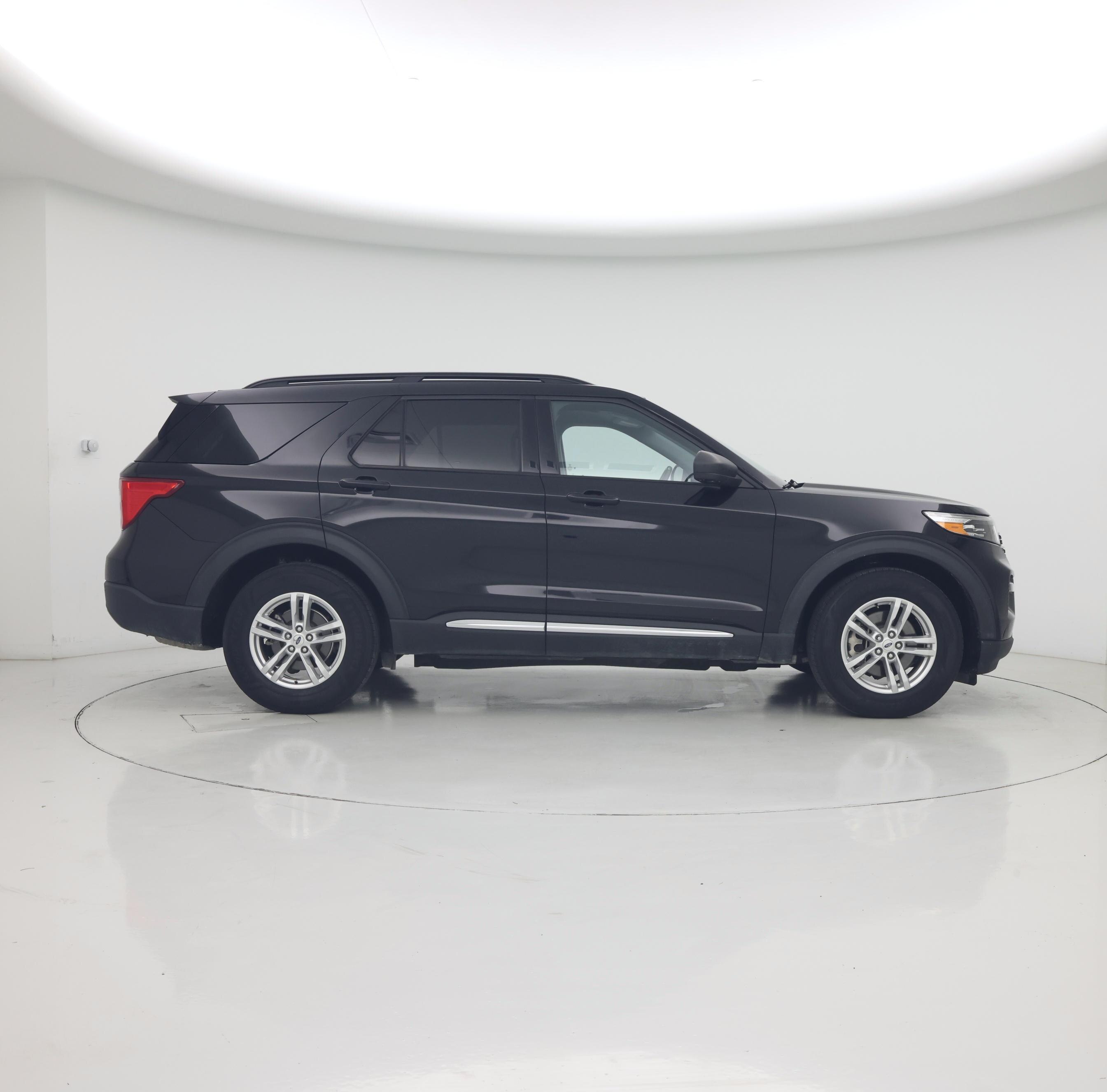 Thumbnail: 2022 Ford Explorer - 7