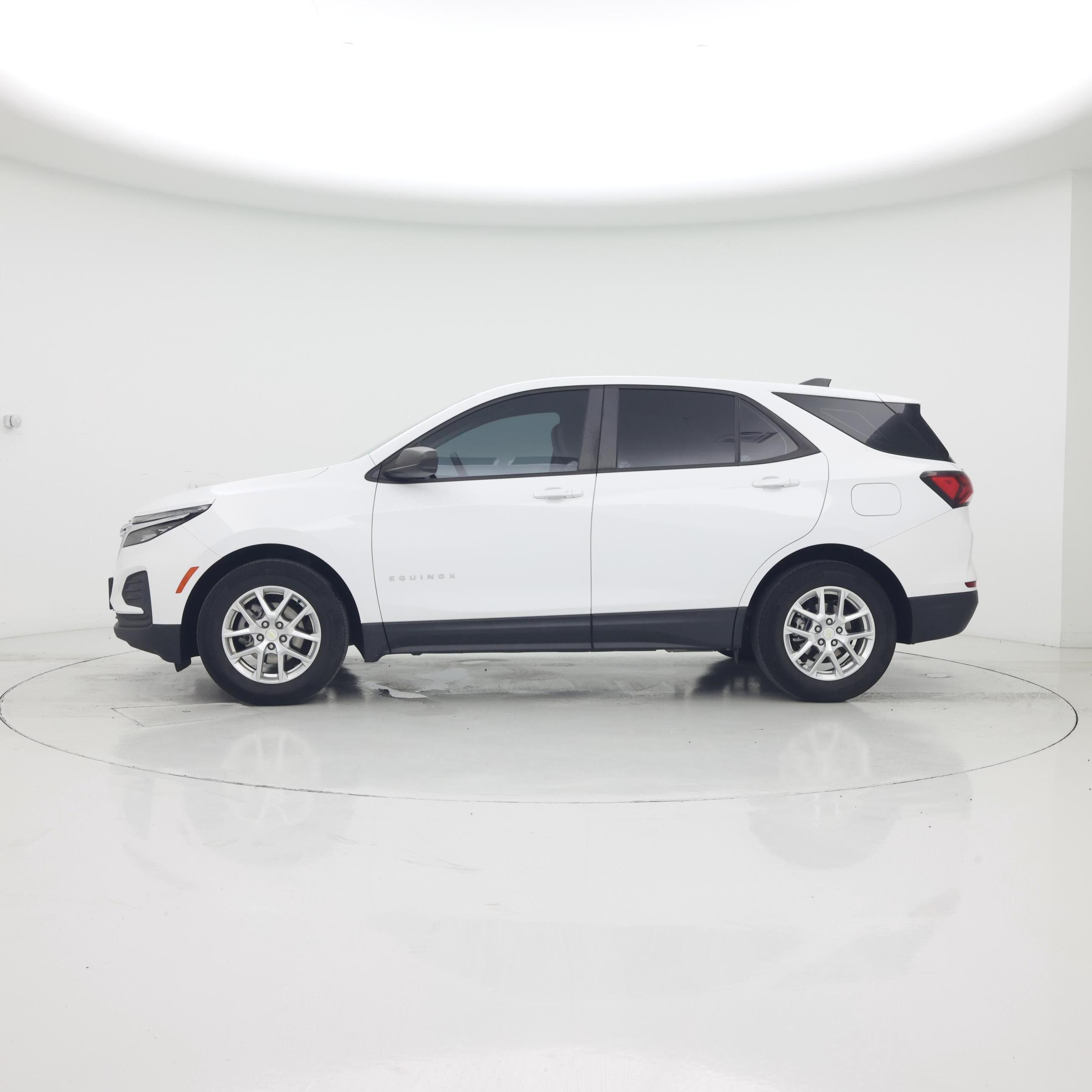 Thumbnail: 2022 Chevrolet Equinox - 3