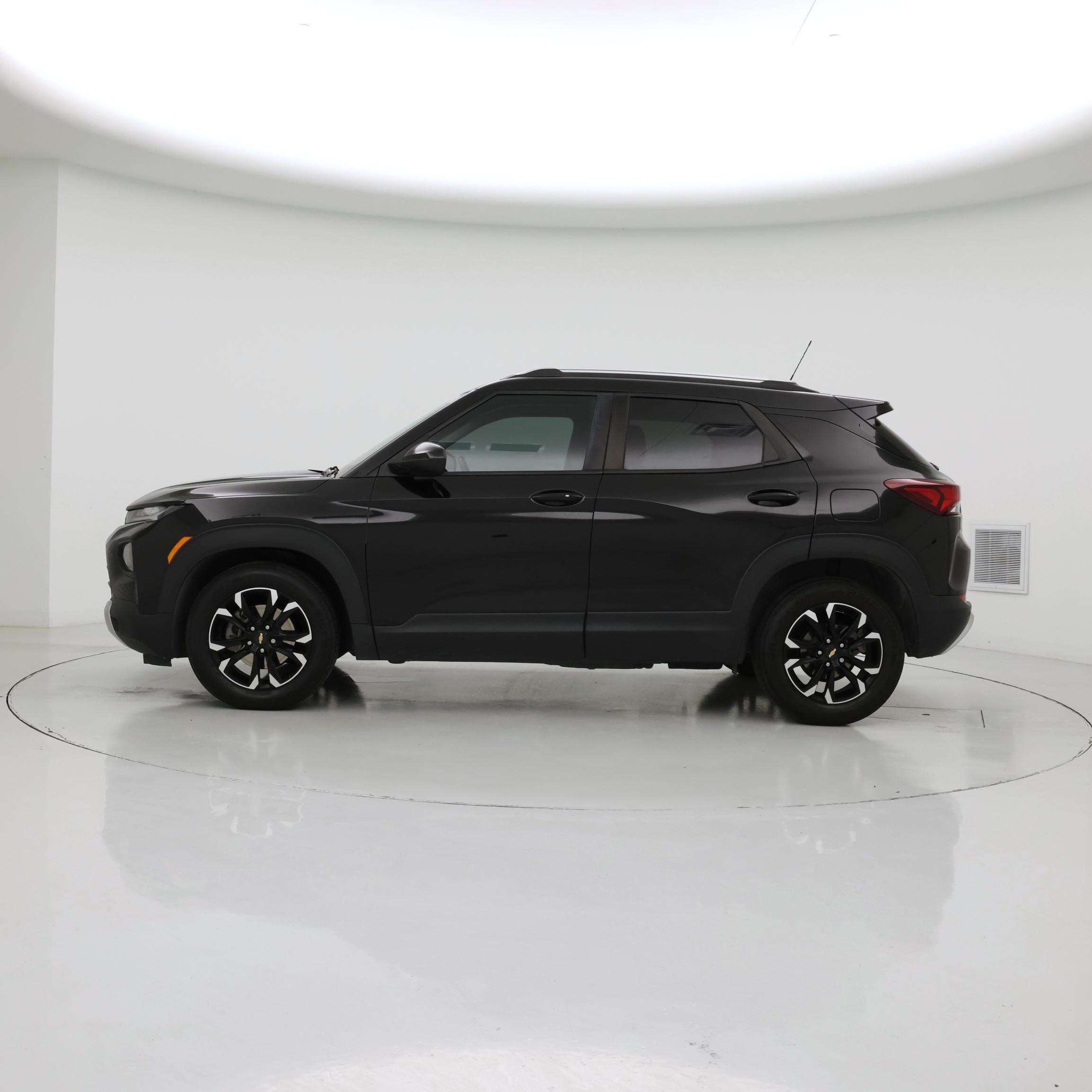 Thumbnail: 2022 Chevrolet TrailBlazer - 3