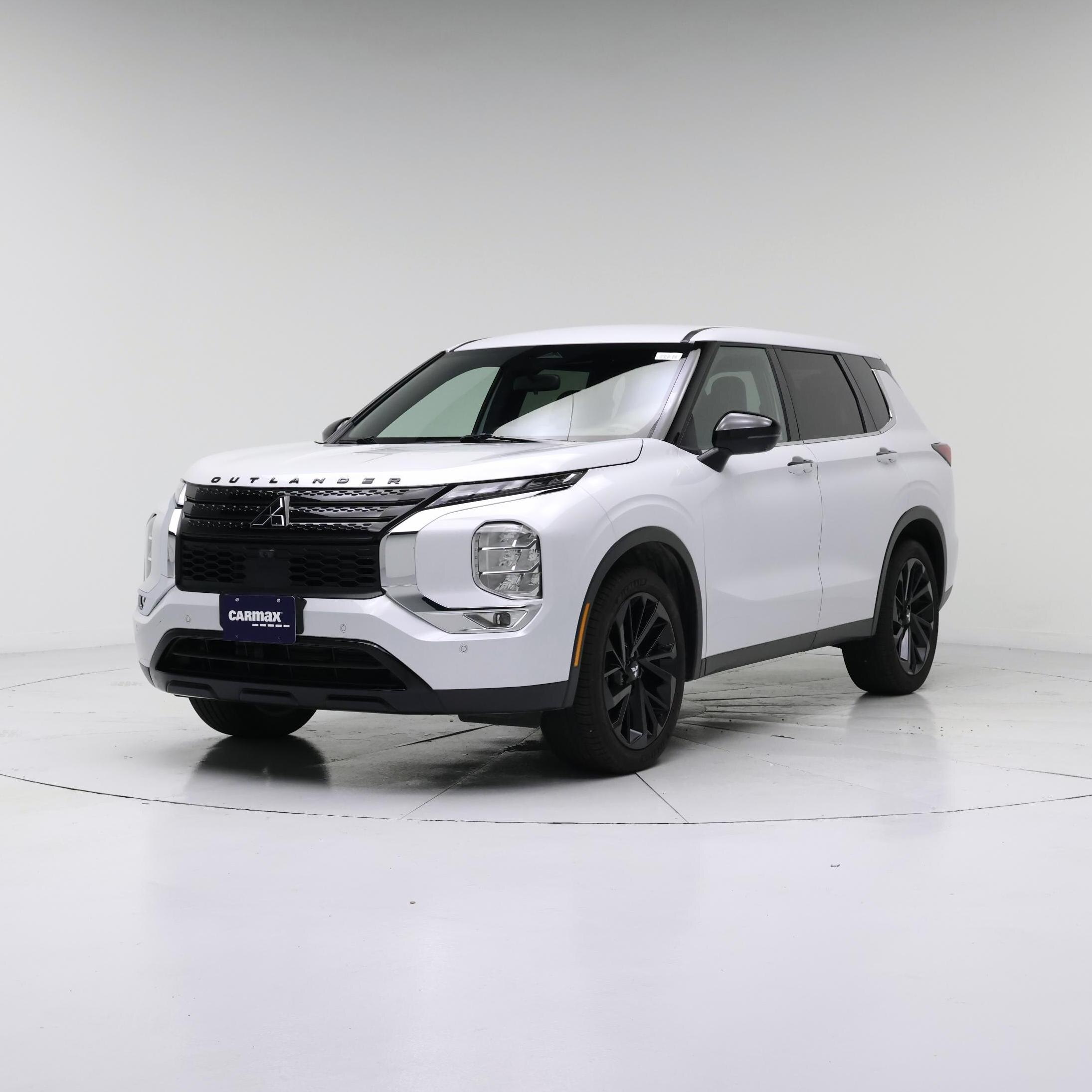 Thumbnail: 2023 Mitsubishi Outlander - 4