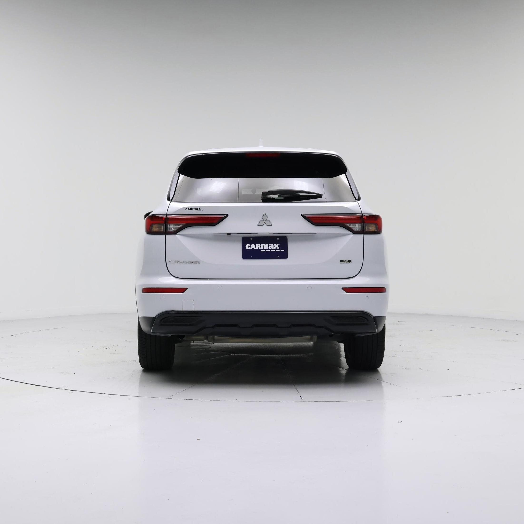 Thumbnail: 2023 Mitsubishi Outlander - 6